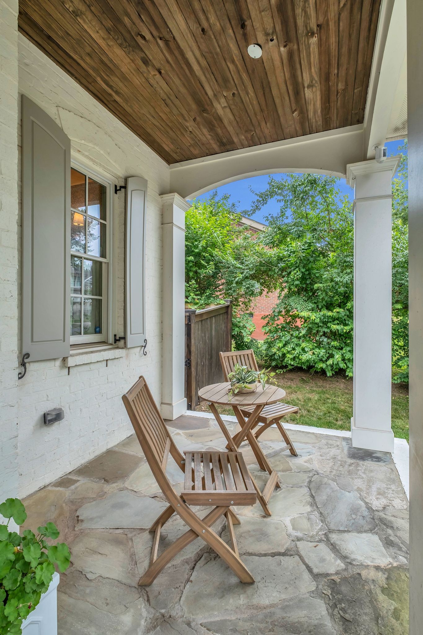 141 Lincoln Ct