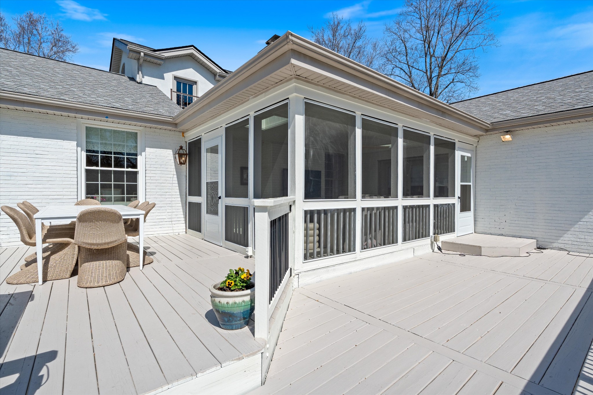 5929 Robert E Lee Dr