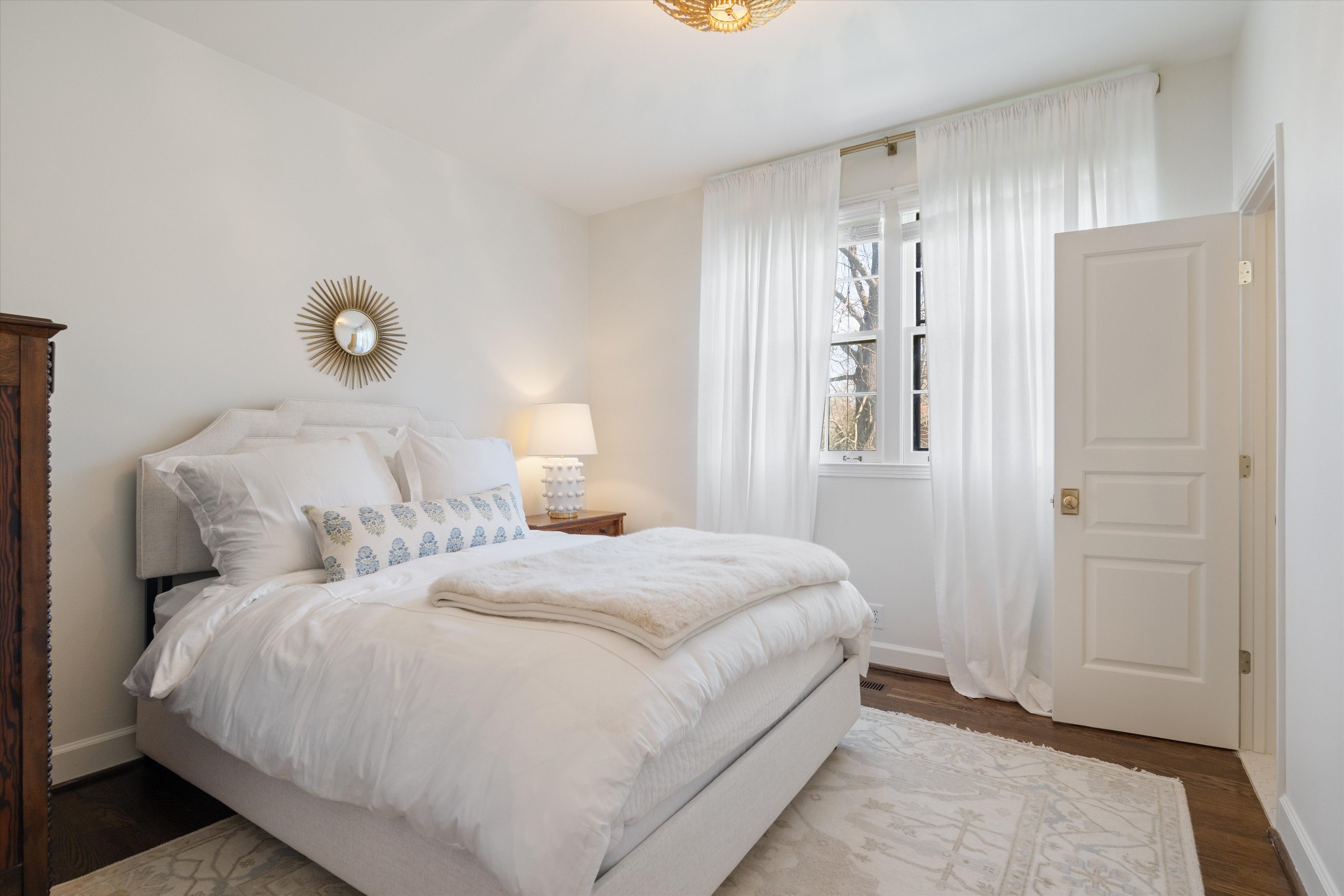 5929 Robert E Lee Dr