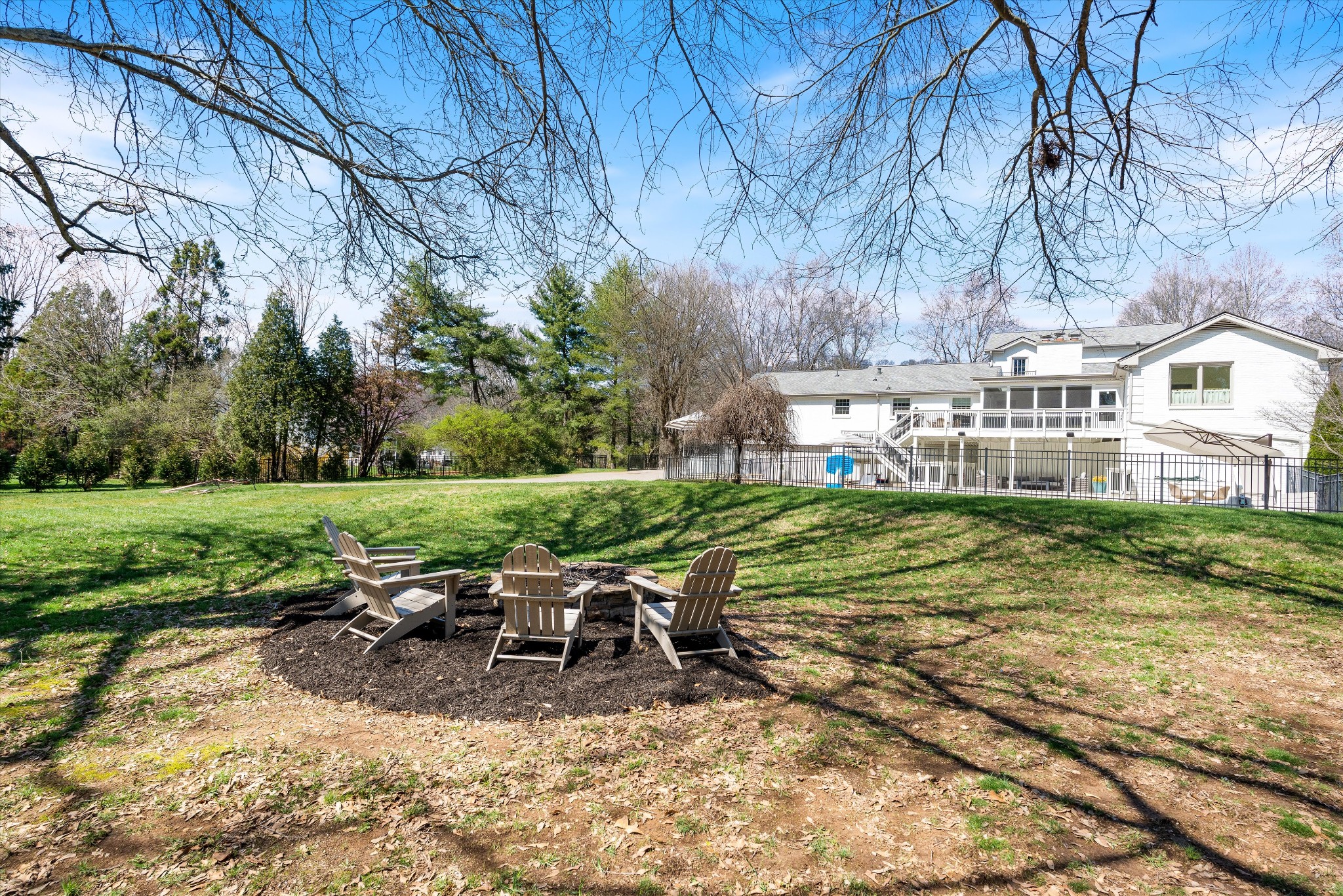 5929 Robert E Lee Dr