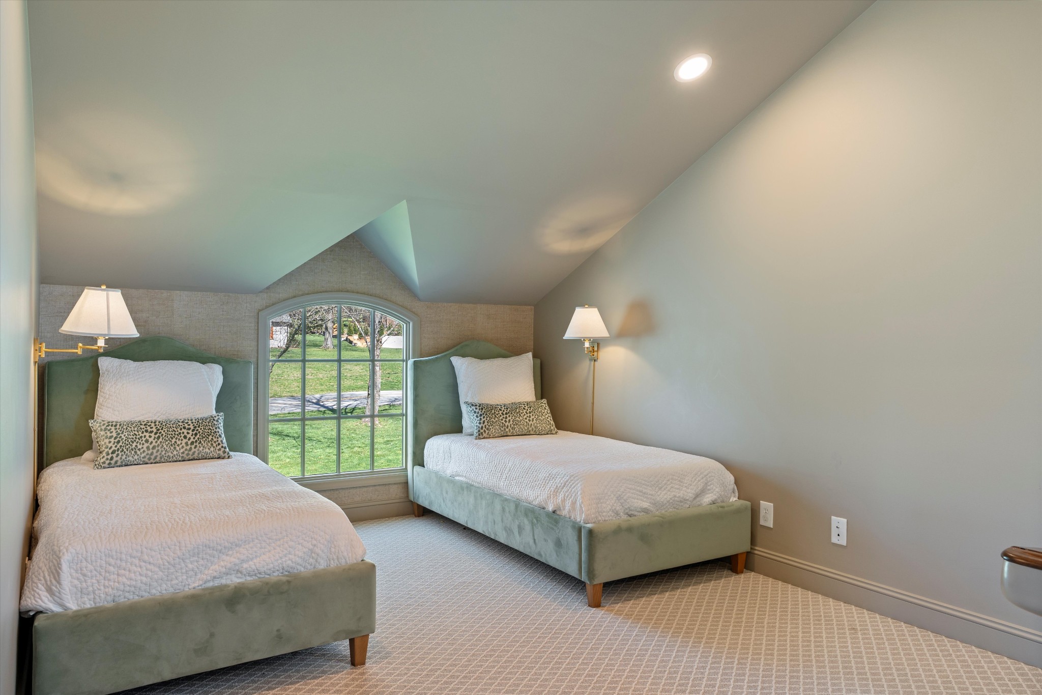 5929 Robert E Lee Dr