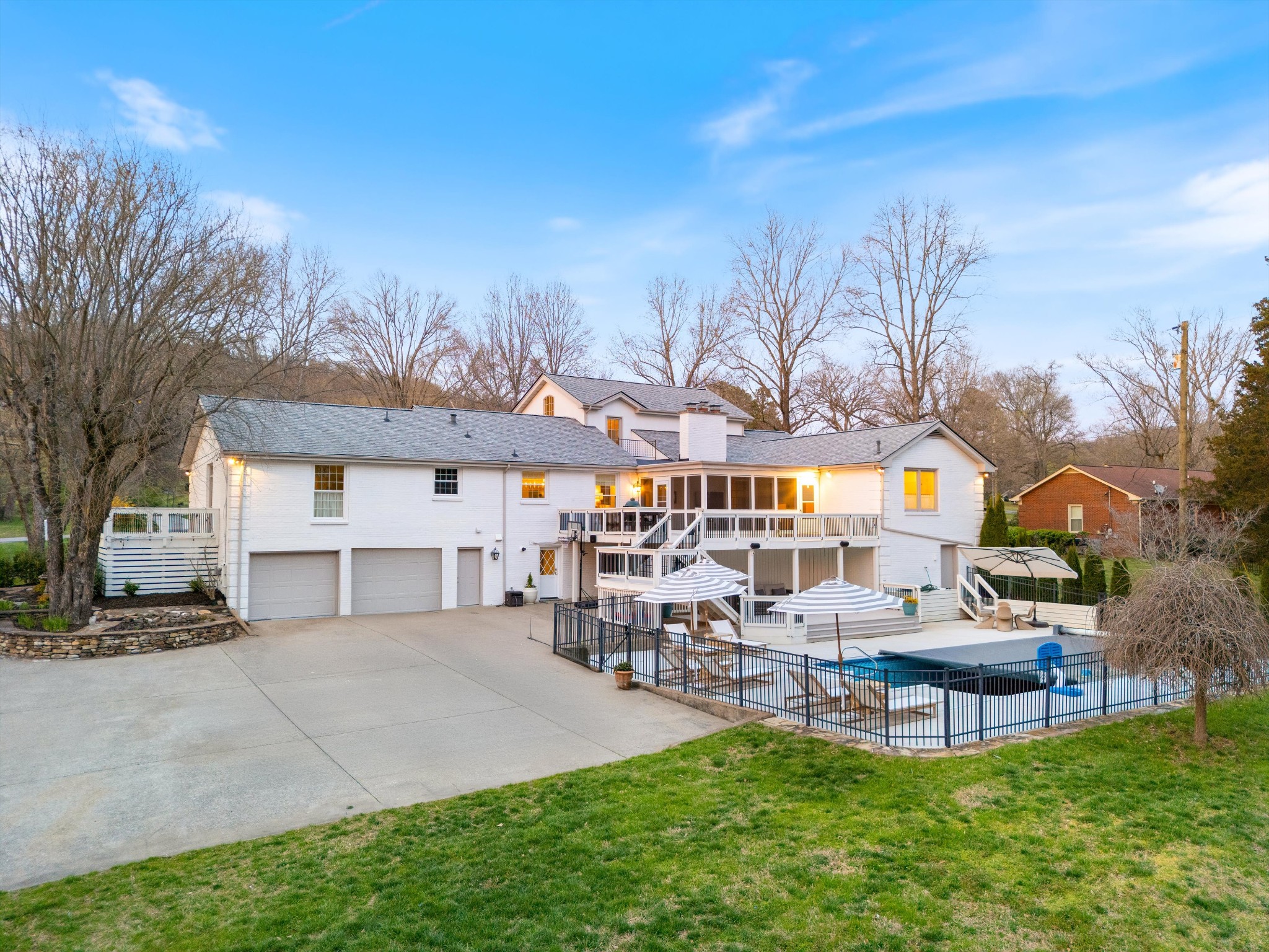 5929 Robert E Lee Dr