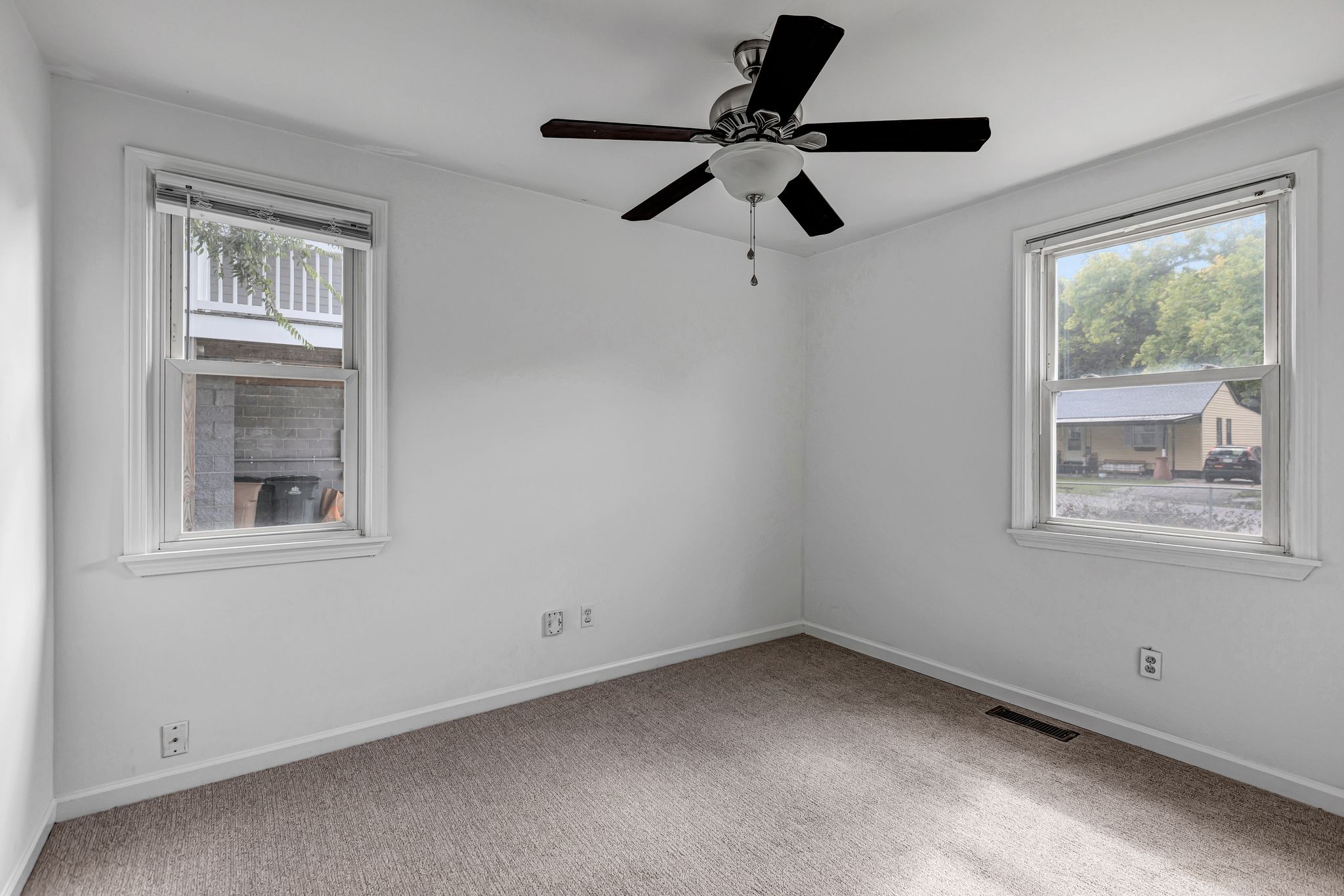 5814 Couch Dr