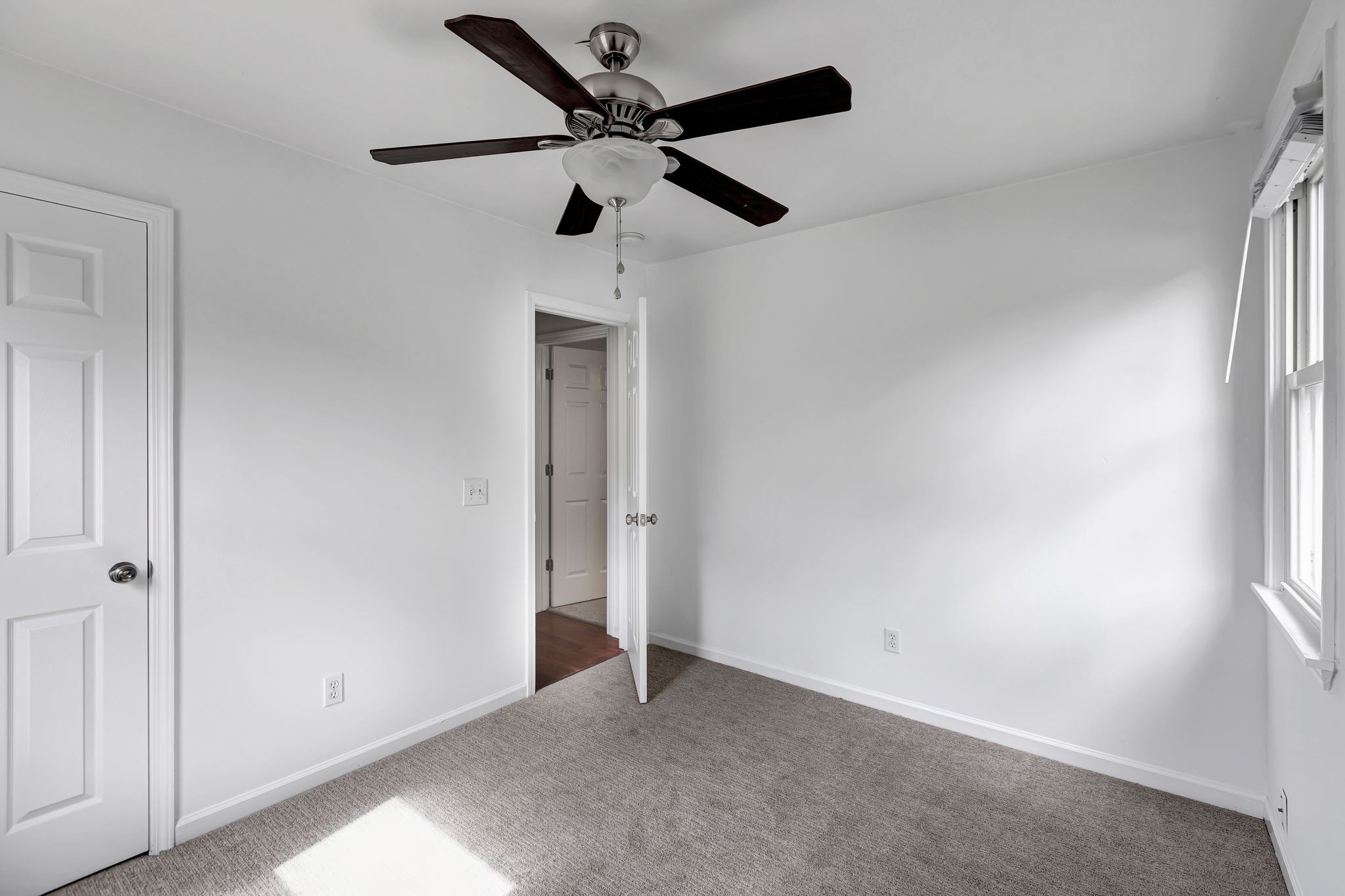 5814 Couch Dr