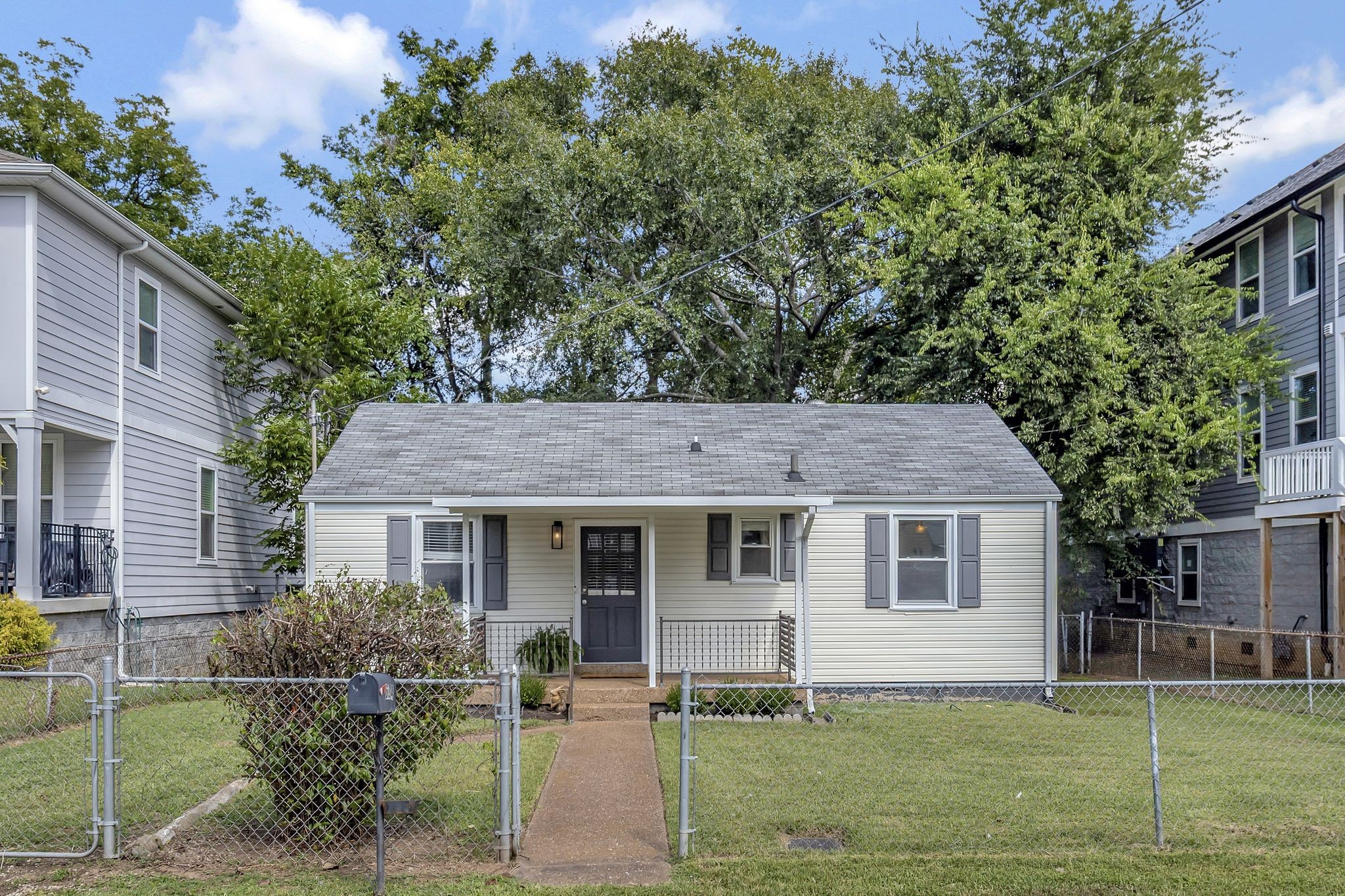 5814 Couch Dr