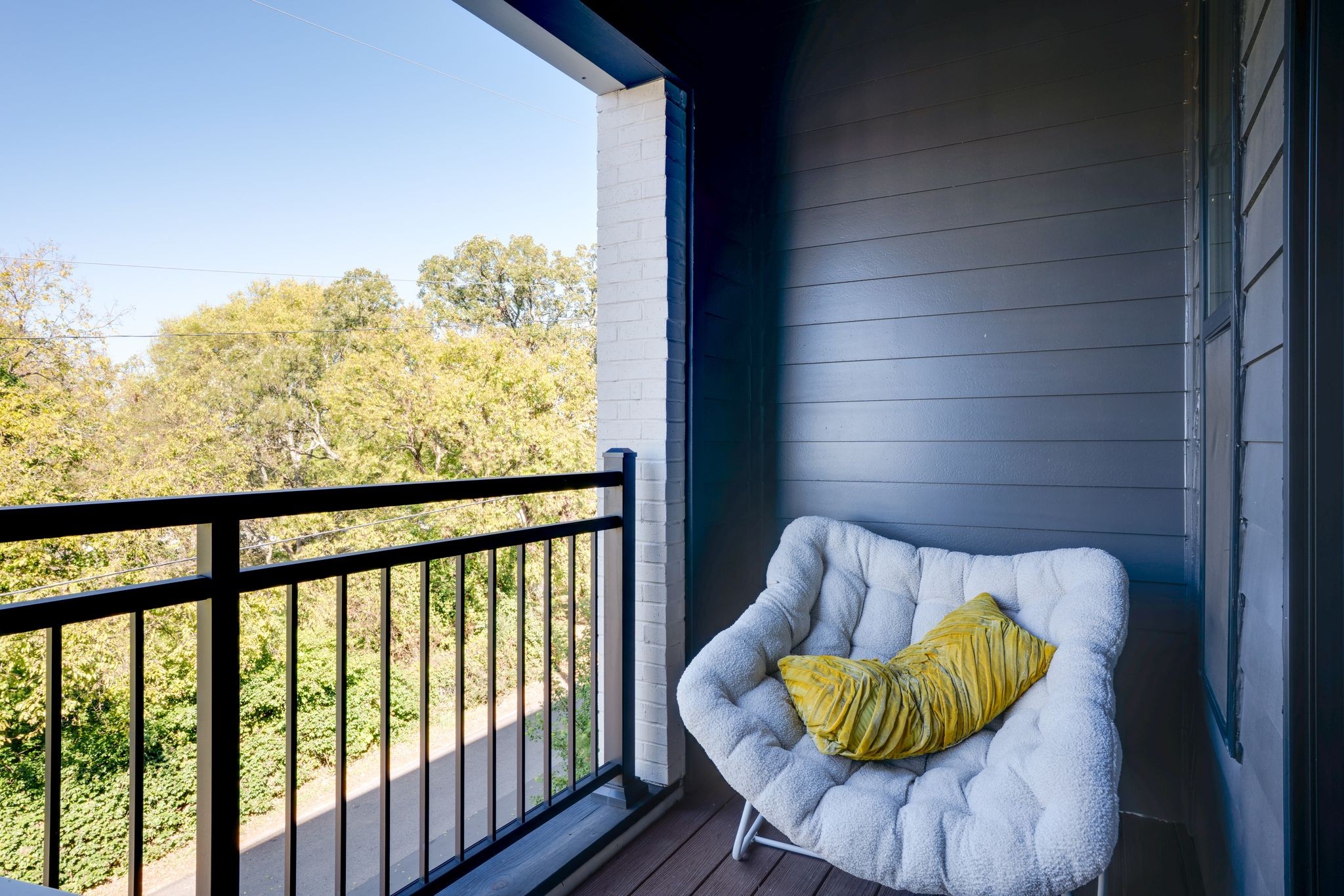 600 E Trinity Ln Unit: 118