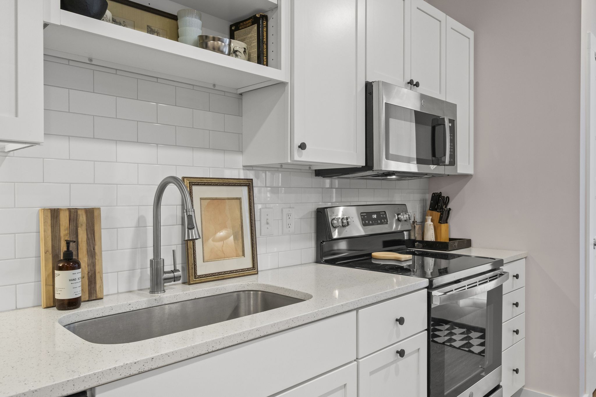 600 E Trinity Ln Unit: 118
