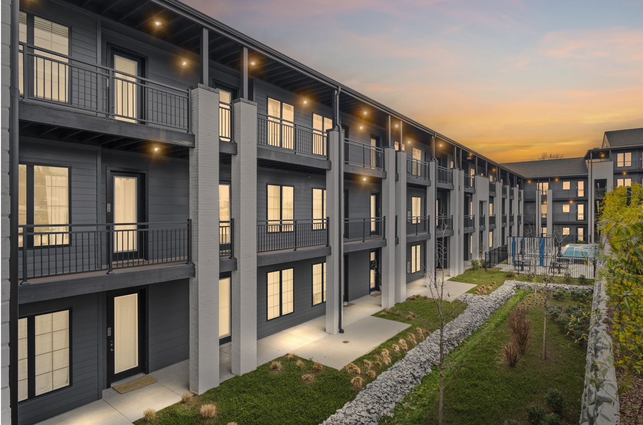 600 E Trinity Ln Unit: 118