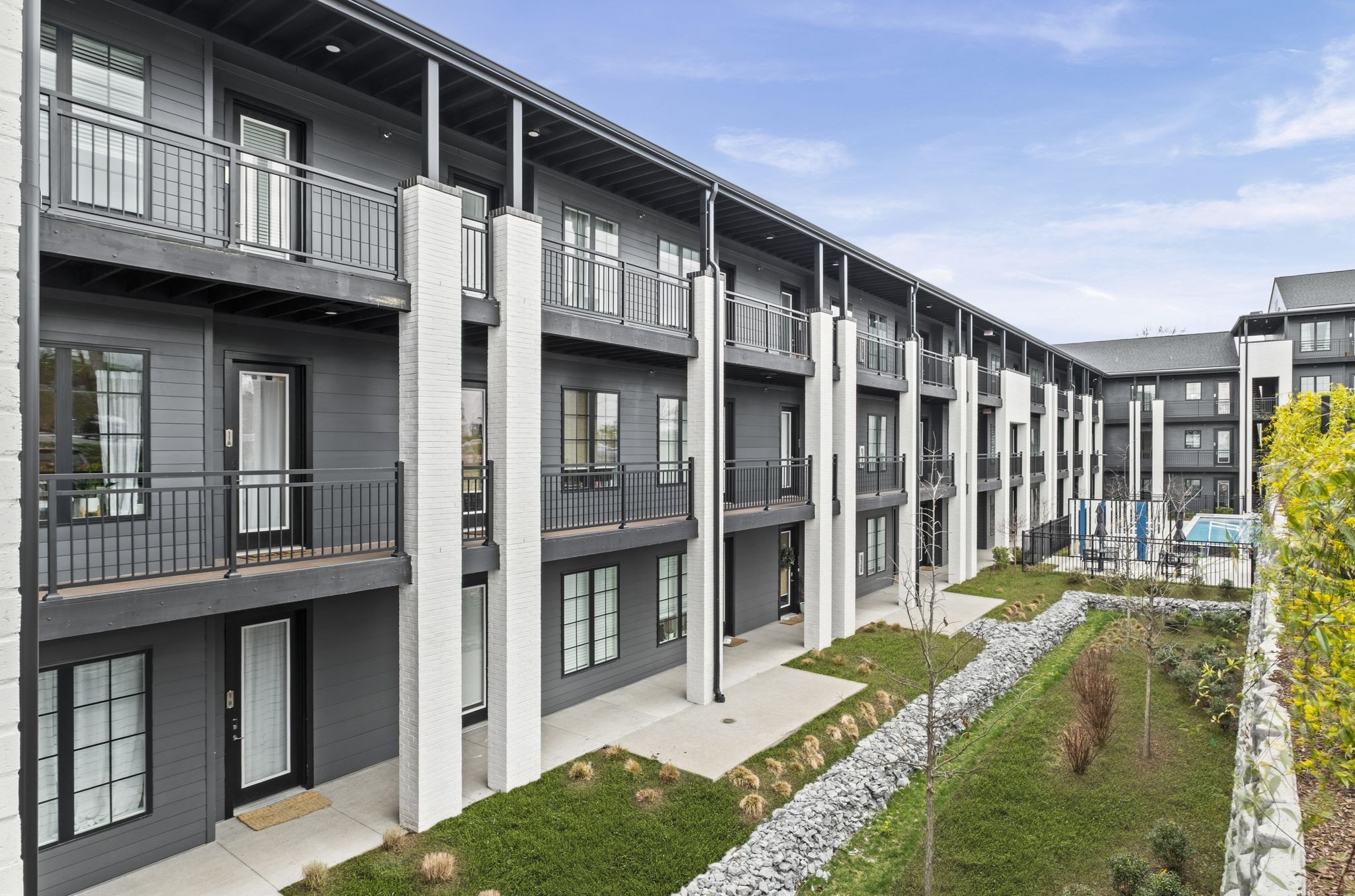 600 E Trinity Ln Unit: 118