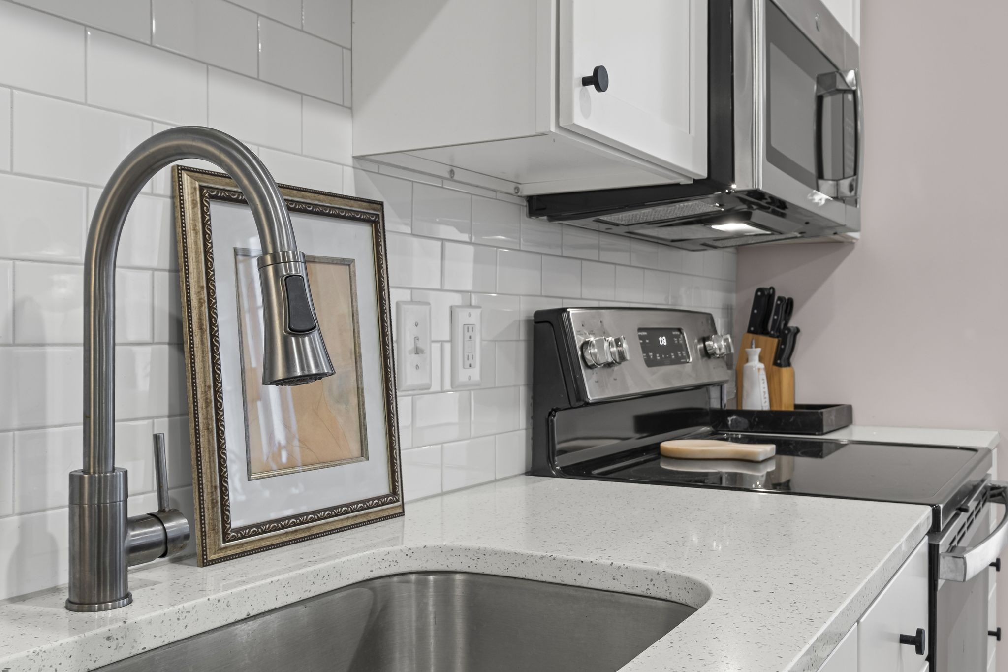 600 E Trinity Ln Unit: 118