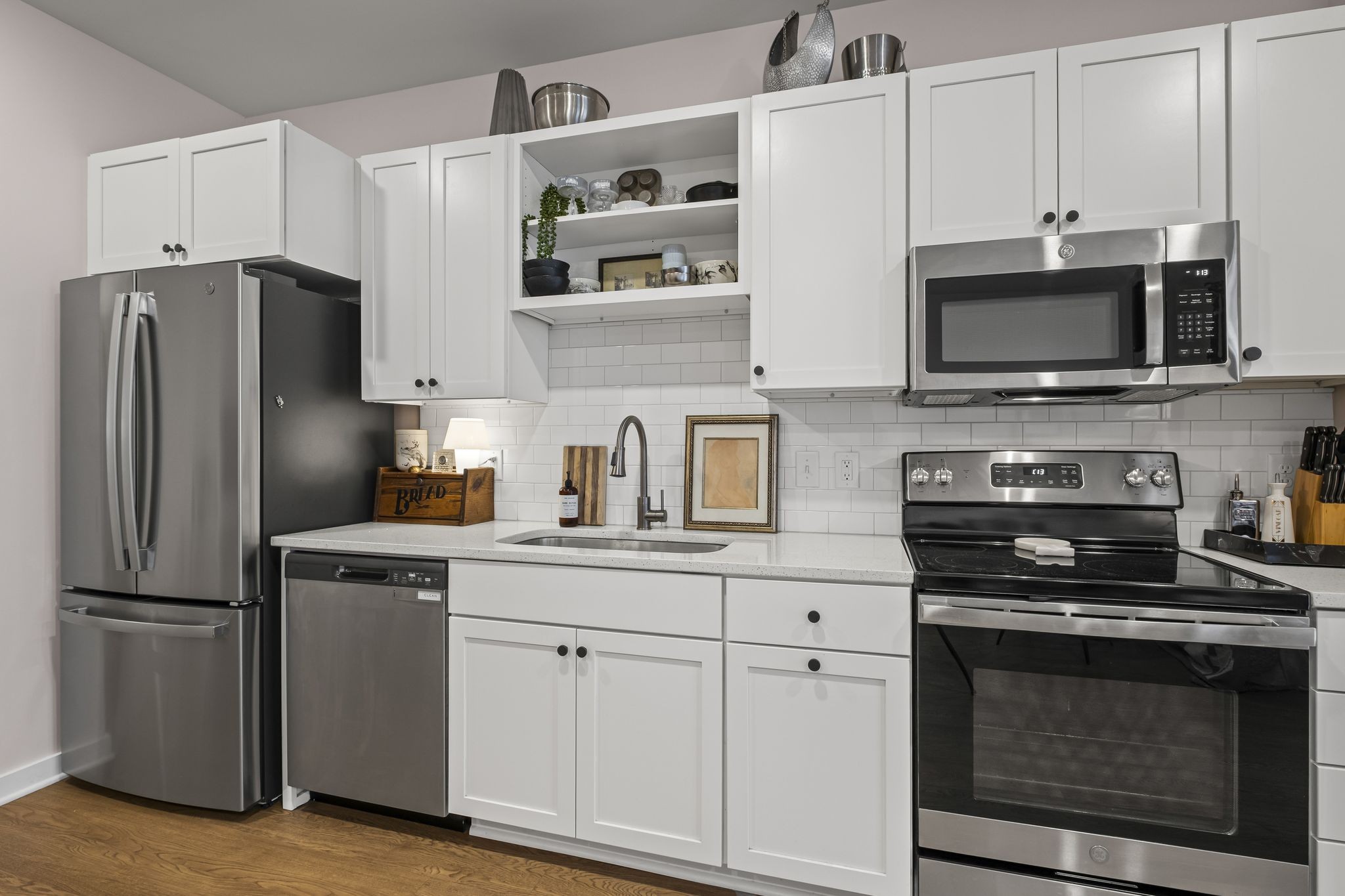 600 E Trinity Ln Unit: 118