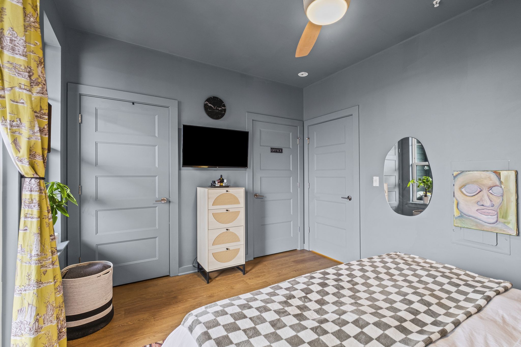 600 E Trinity Ln Unit: 118