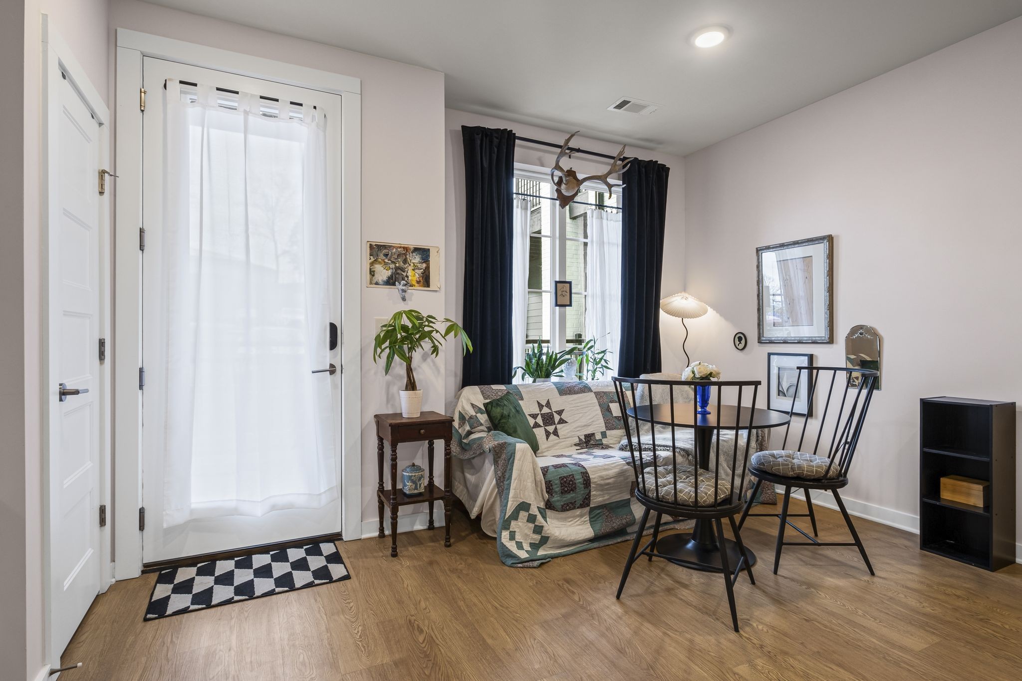 600 E Trinity Ln Unit: 118