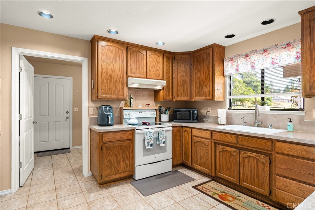 13953 Carver