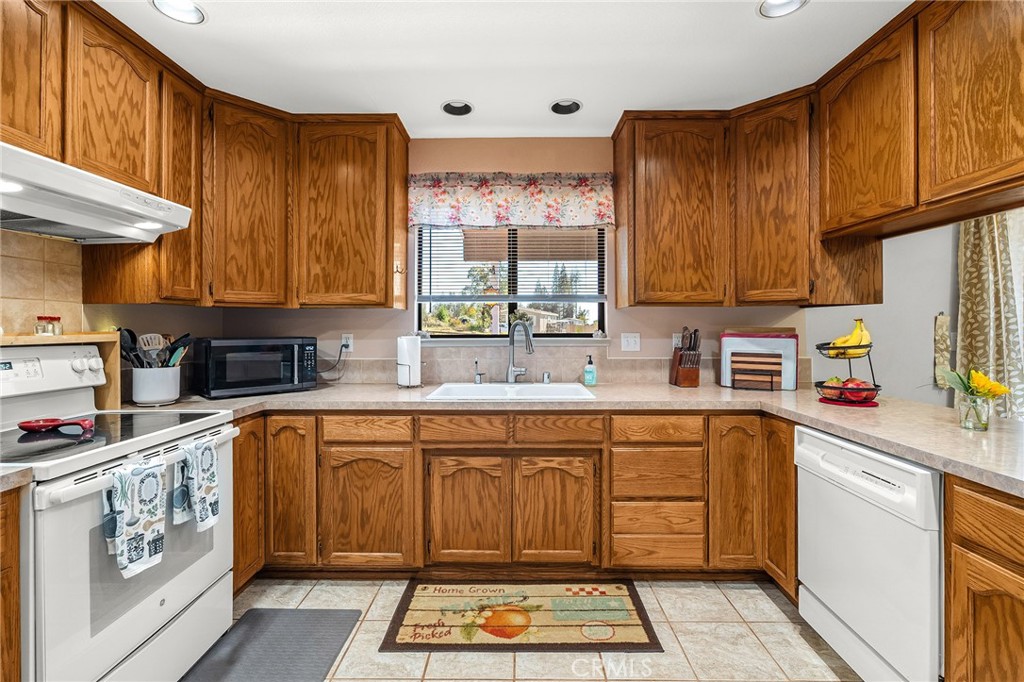 13953 Carver
