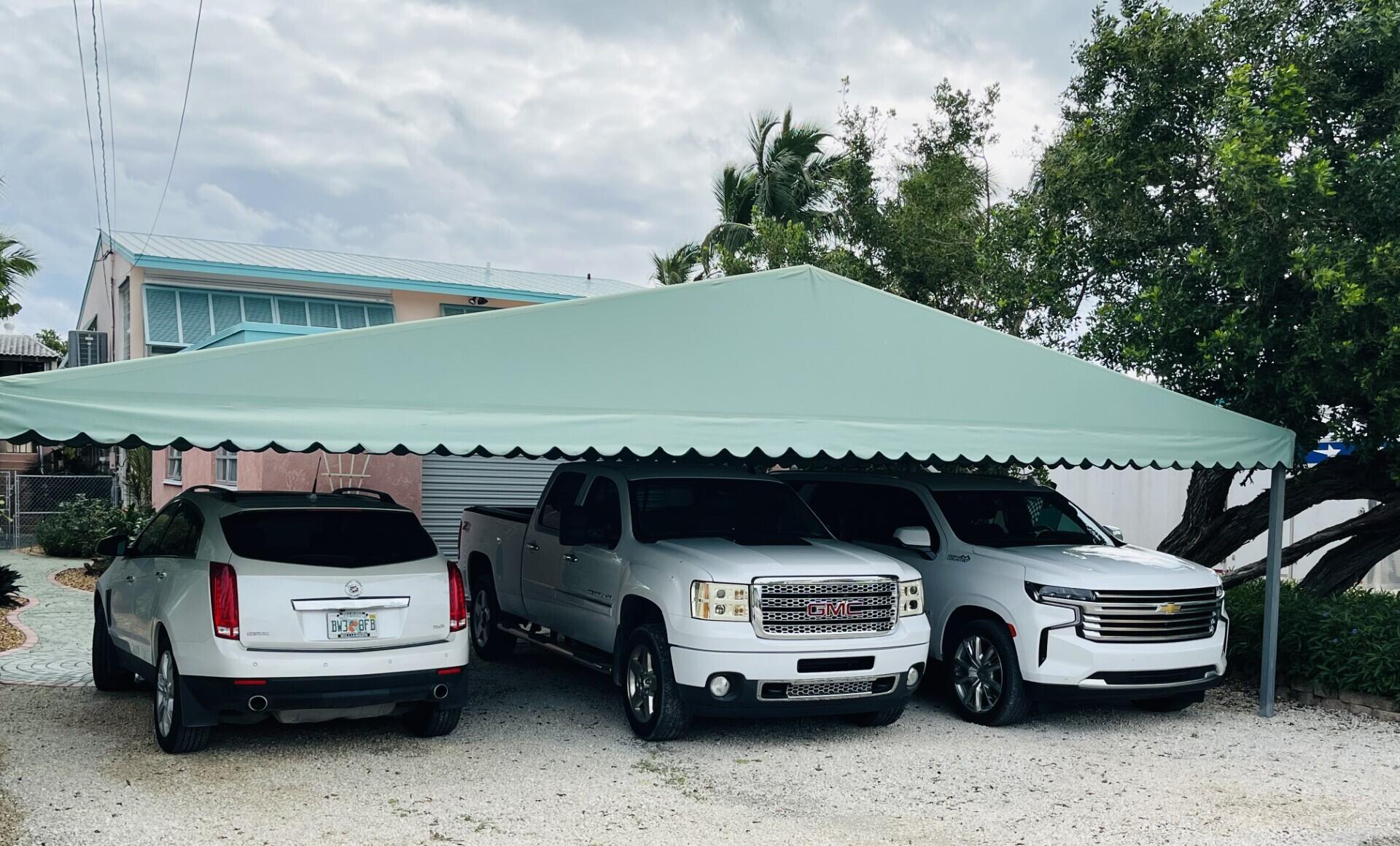 313 Buttonwood Cir & Adjacent Lot