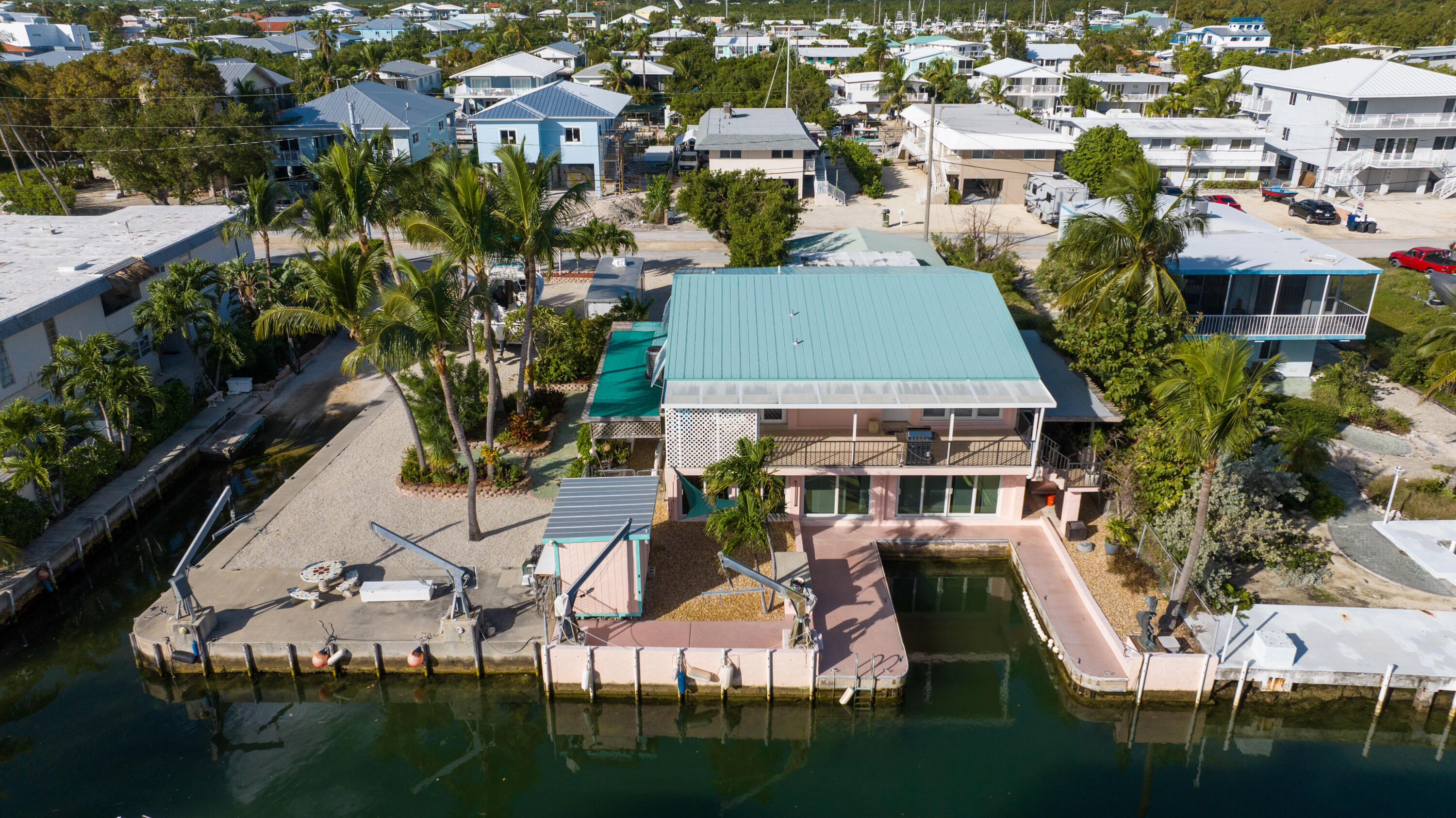 313 Buttonwood Cir & Adjacent Lot