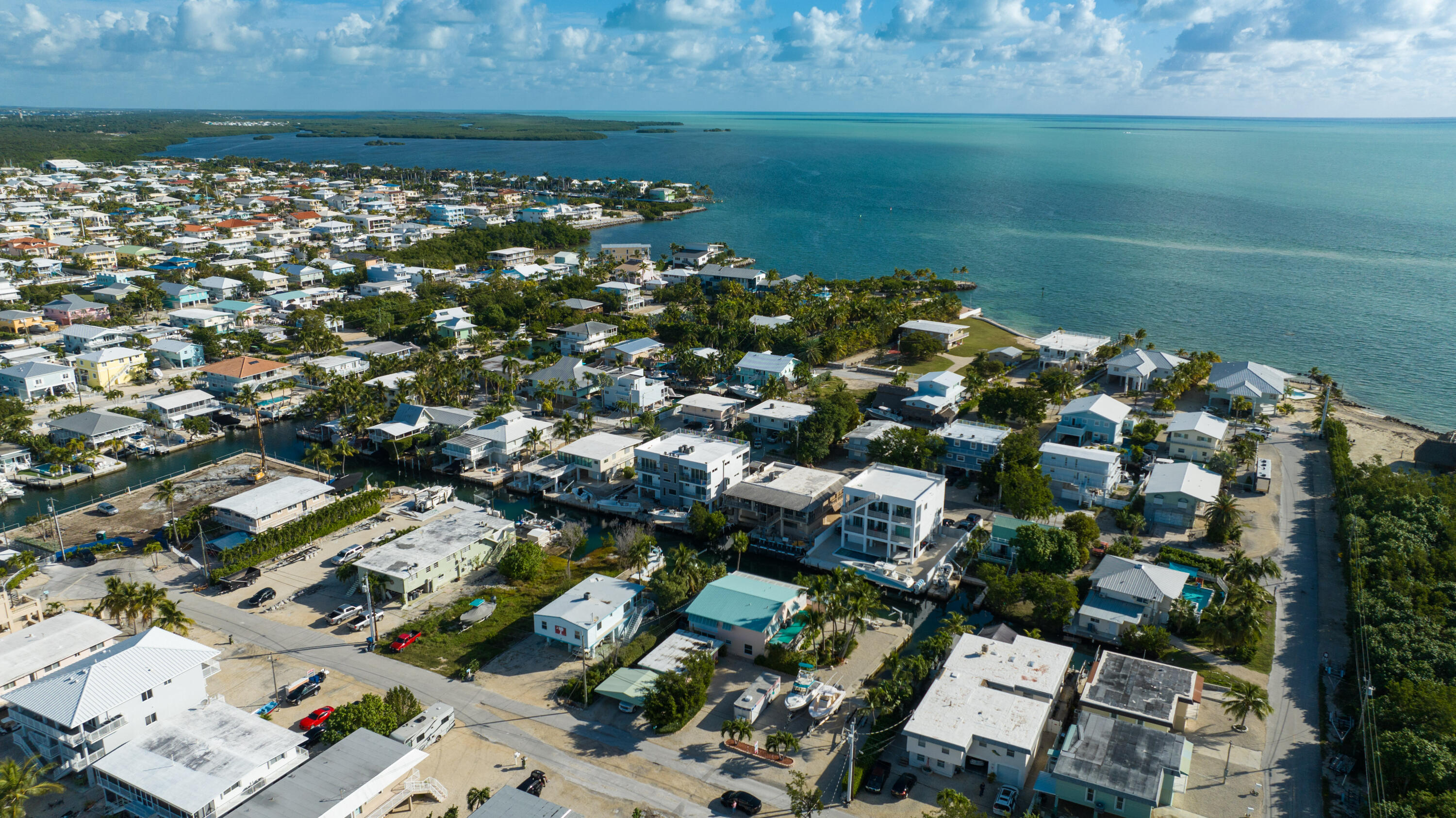 313 Buttonwood Cir & Adjacent Lot