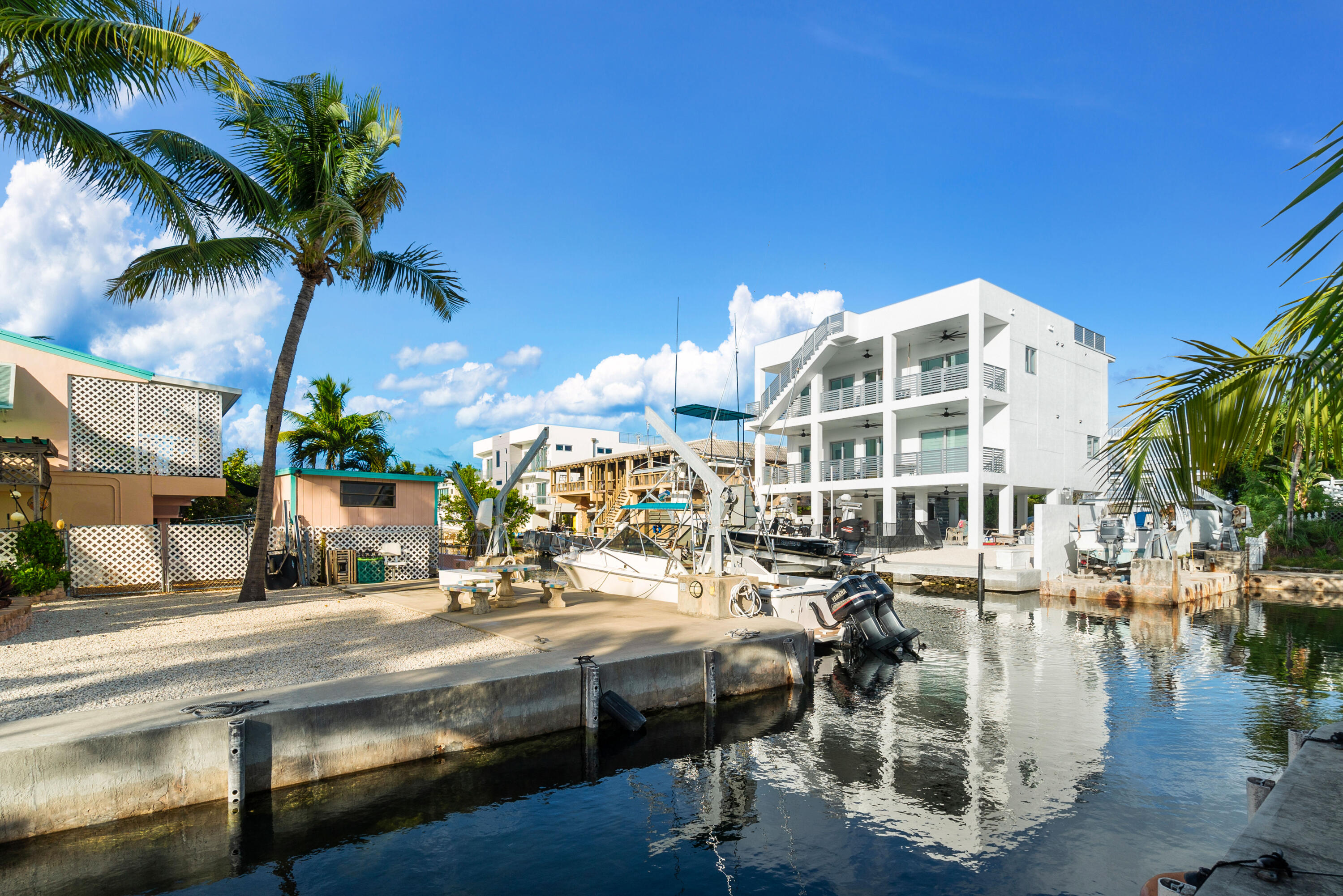 313 Buttonwood Cir & Adjacent Lot