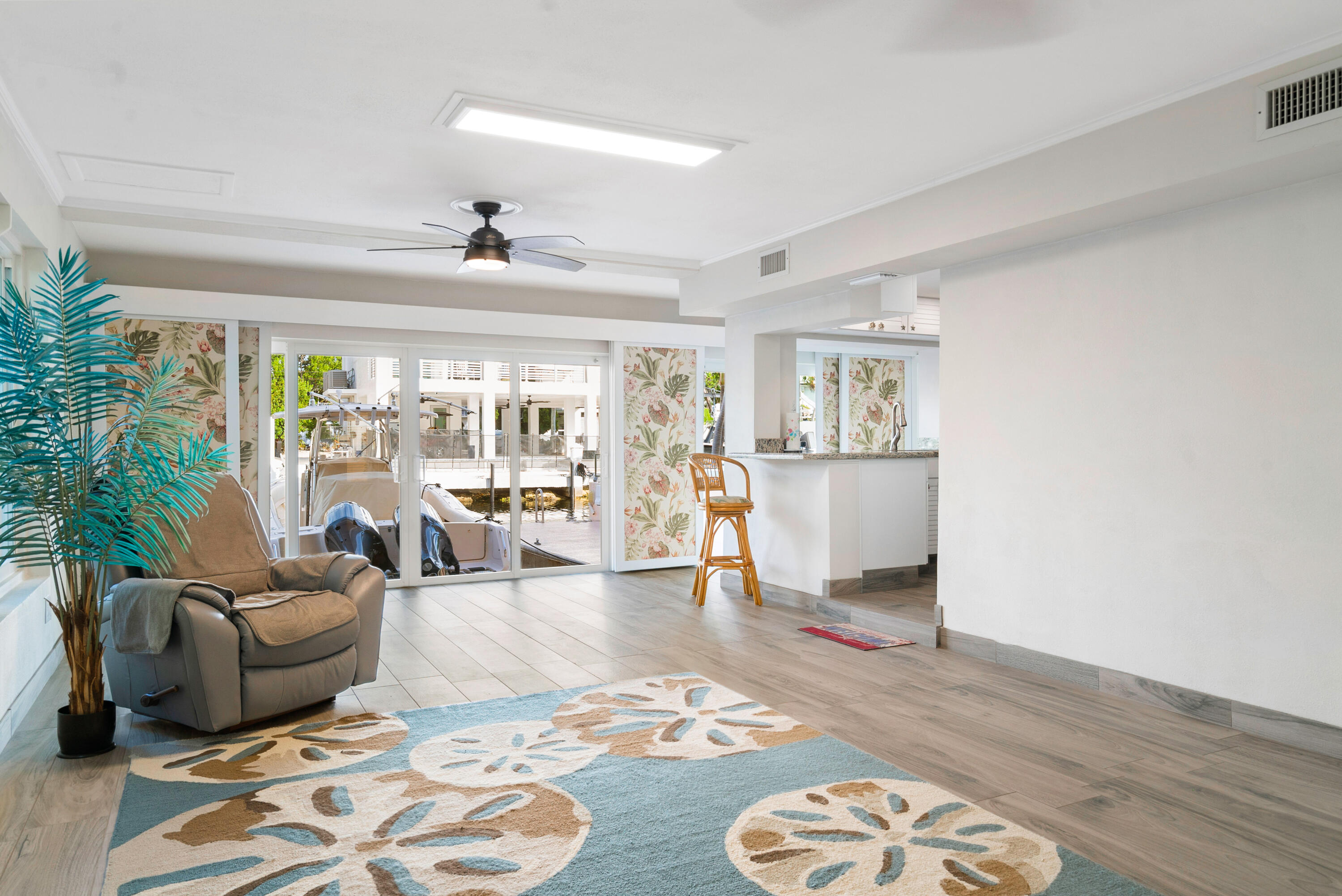 313 Buttonwood Cir & Adjacent Lot