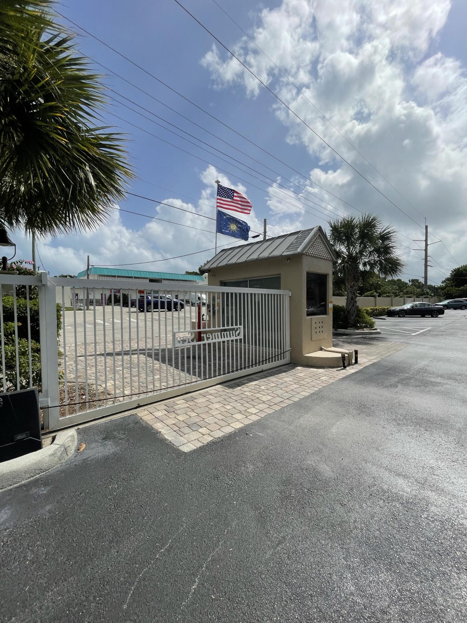 88500 Overseas Highway Unit: 214