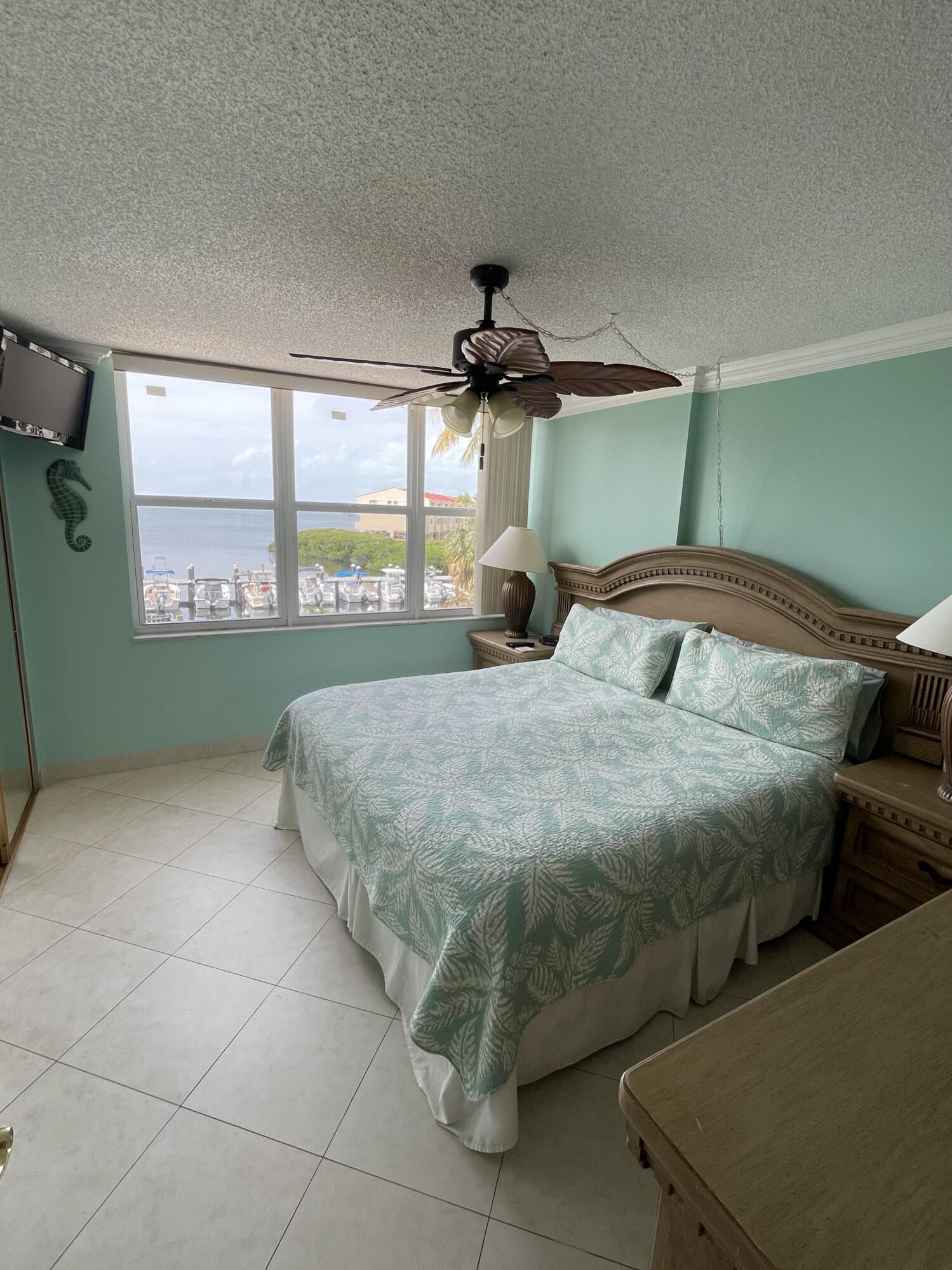 88500 Overseas Highway Unit: 214