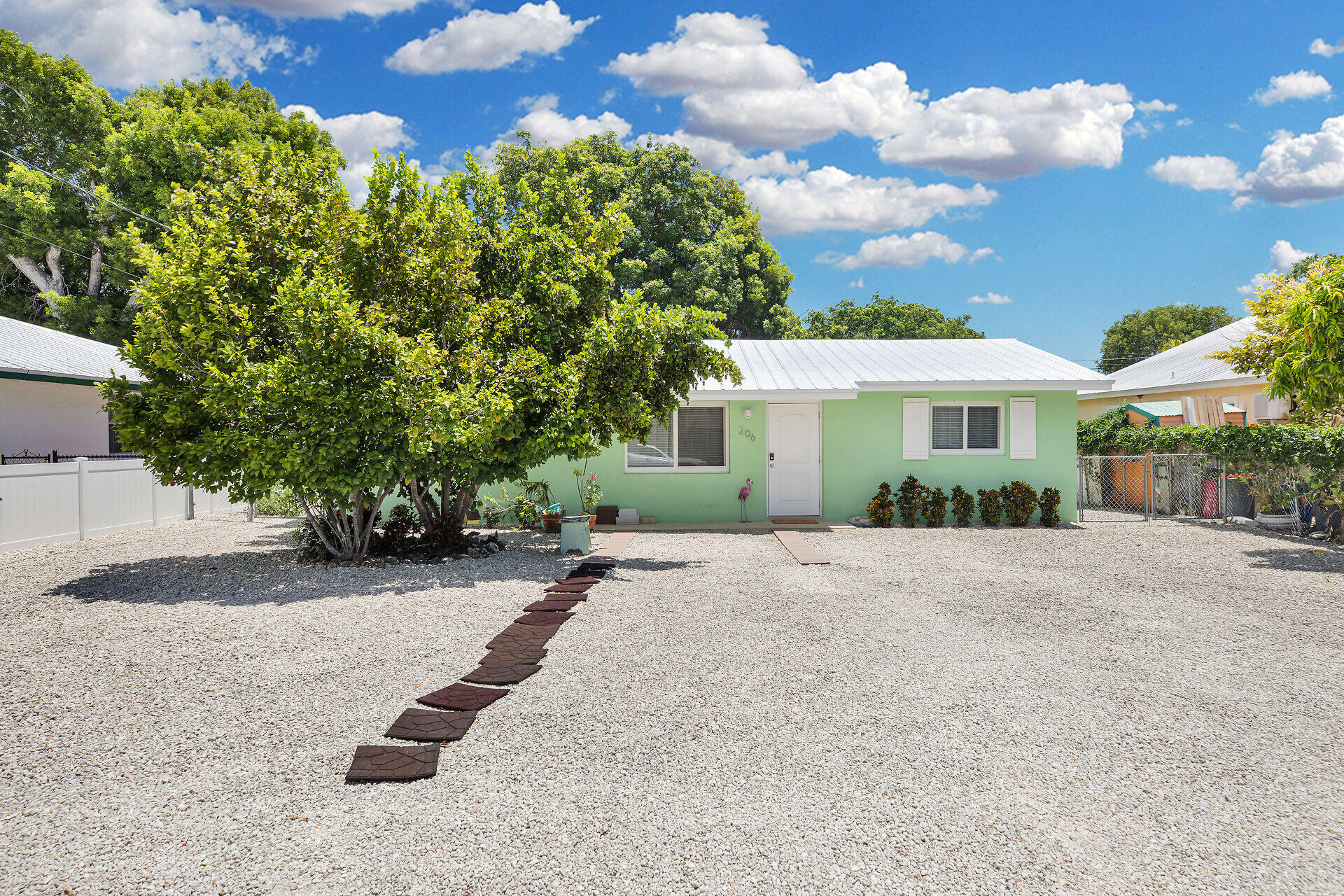 206 2nd Street