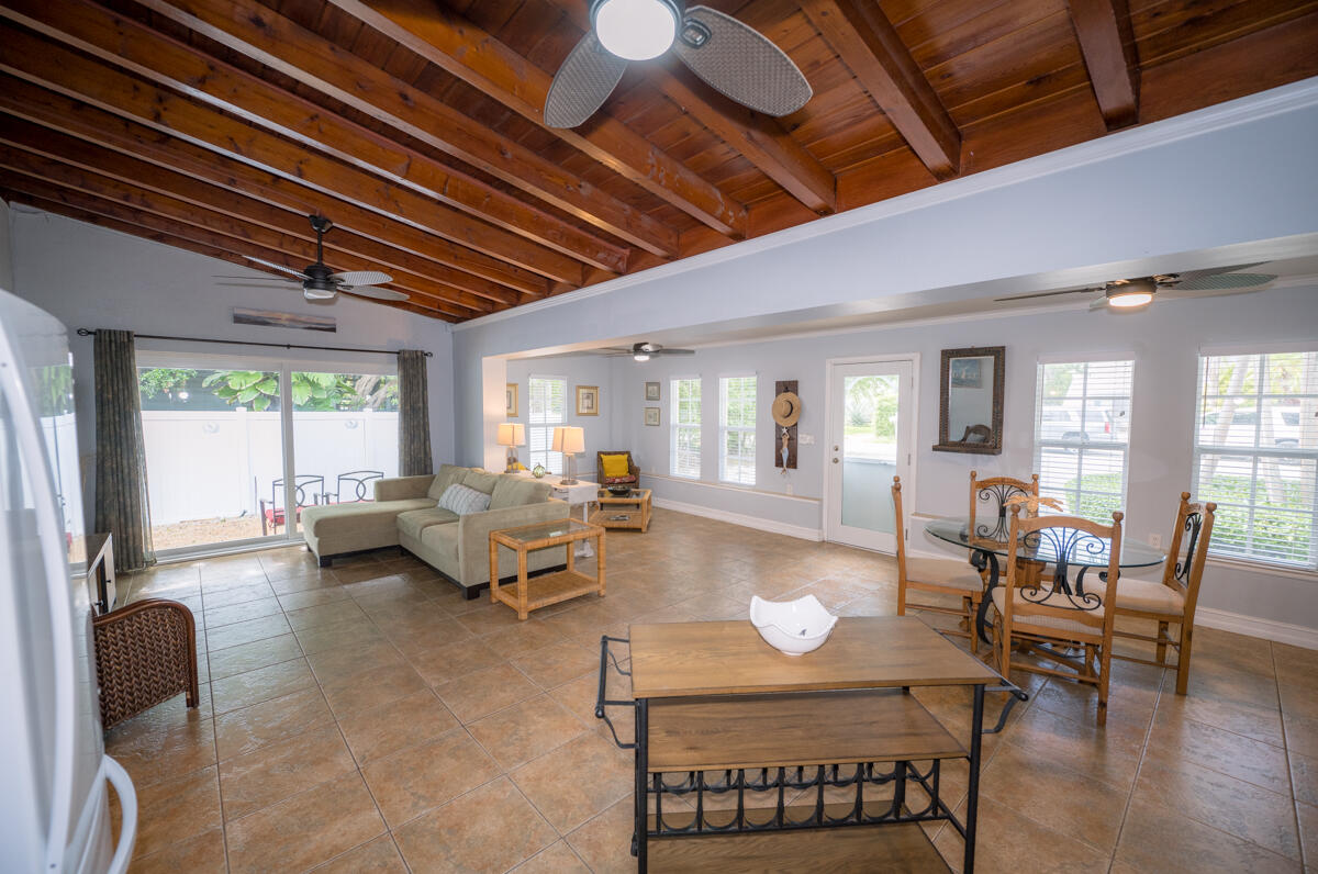 917 Lobster Lane