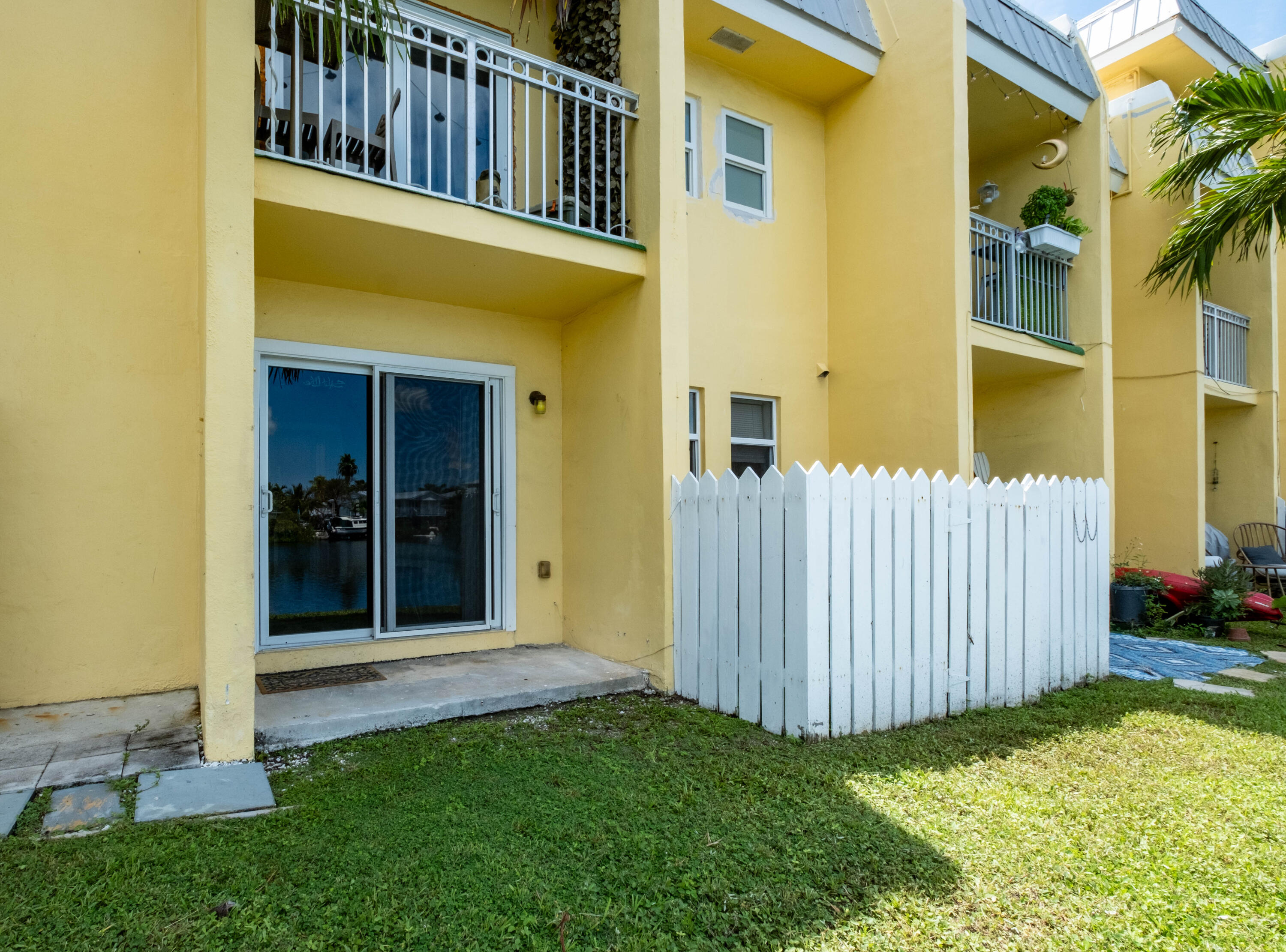 201 Coppitt Road Unit: 104B