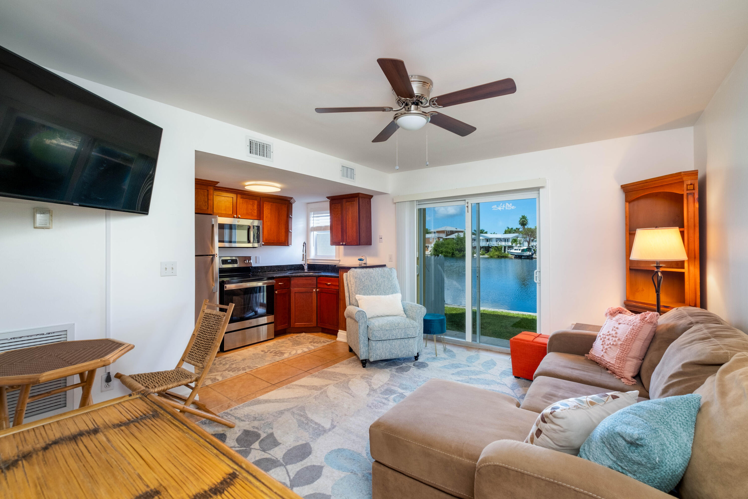 201 Coppitt Road Unit: 104B