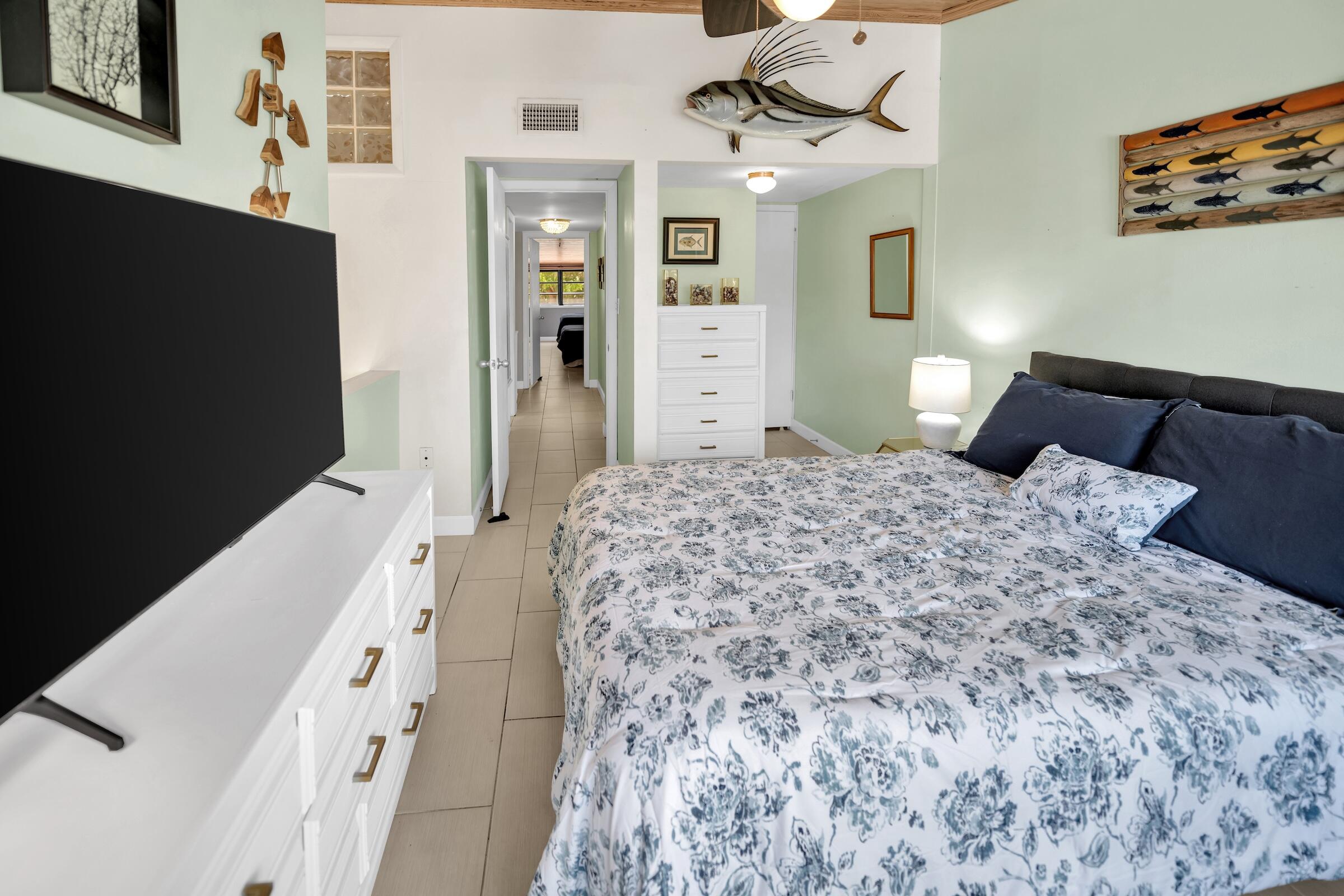 87200 Overseas Highway Unit: R6