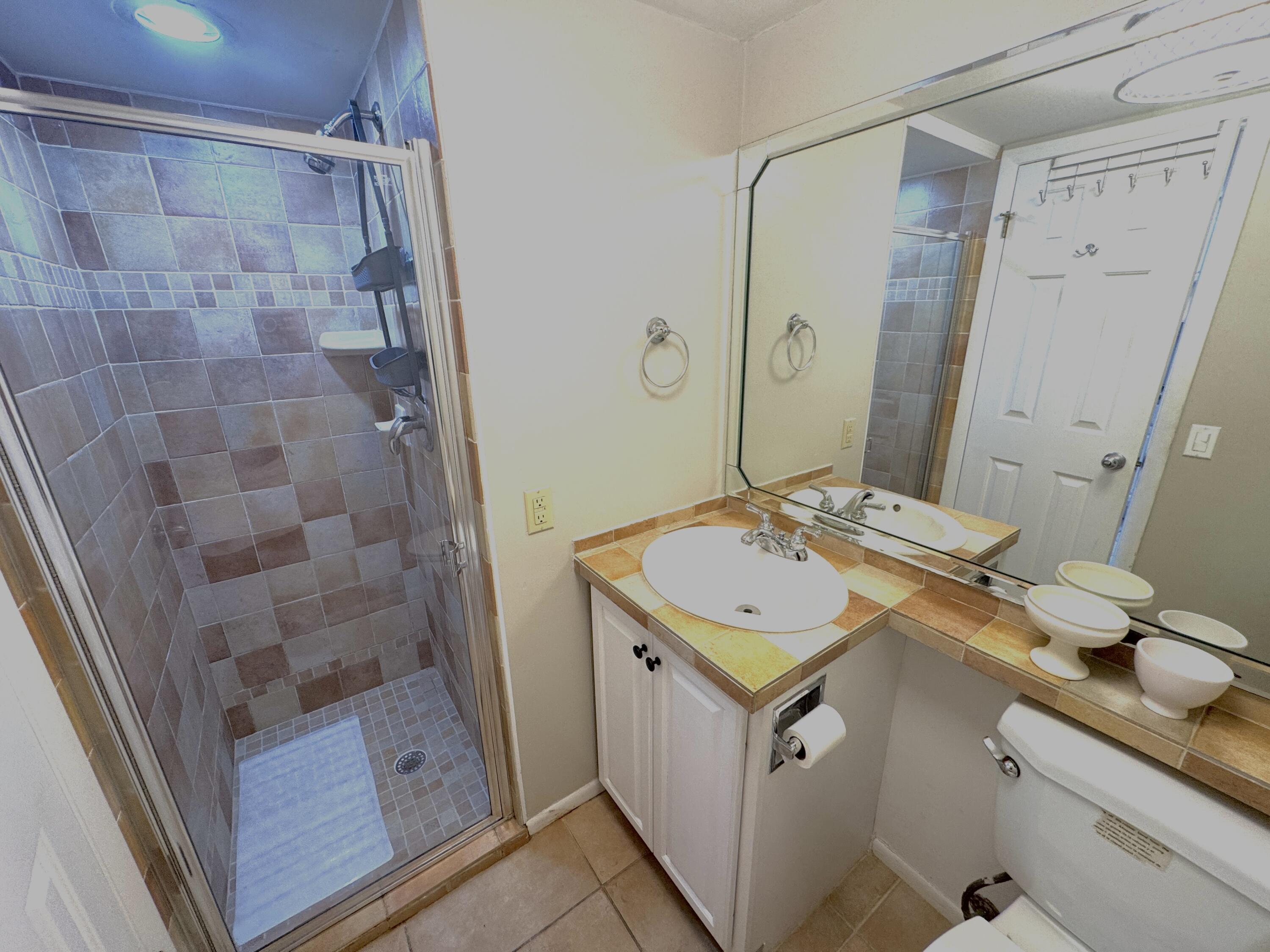 87200 Overseas Highway Unit: R6