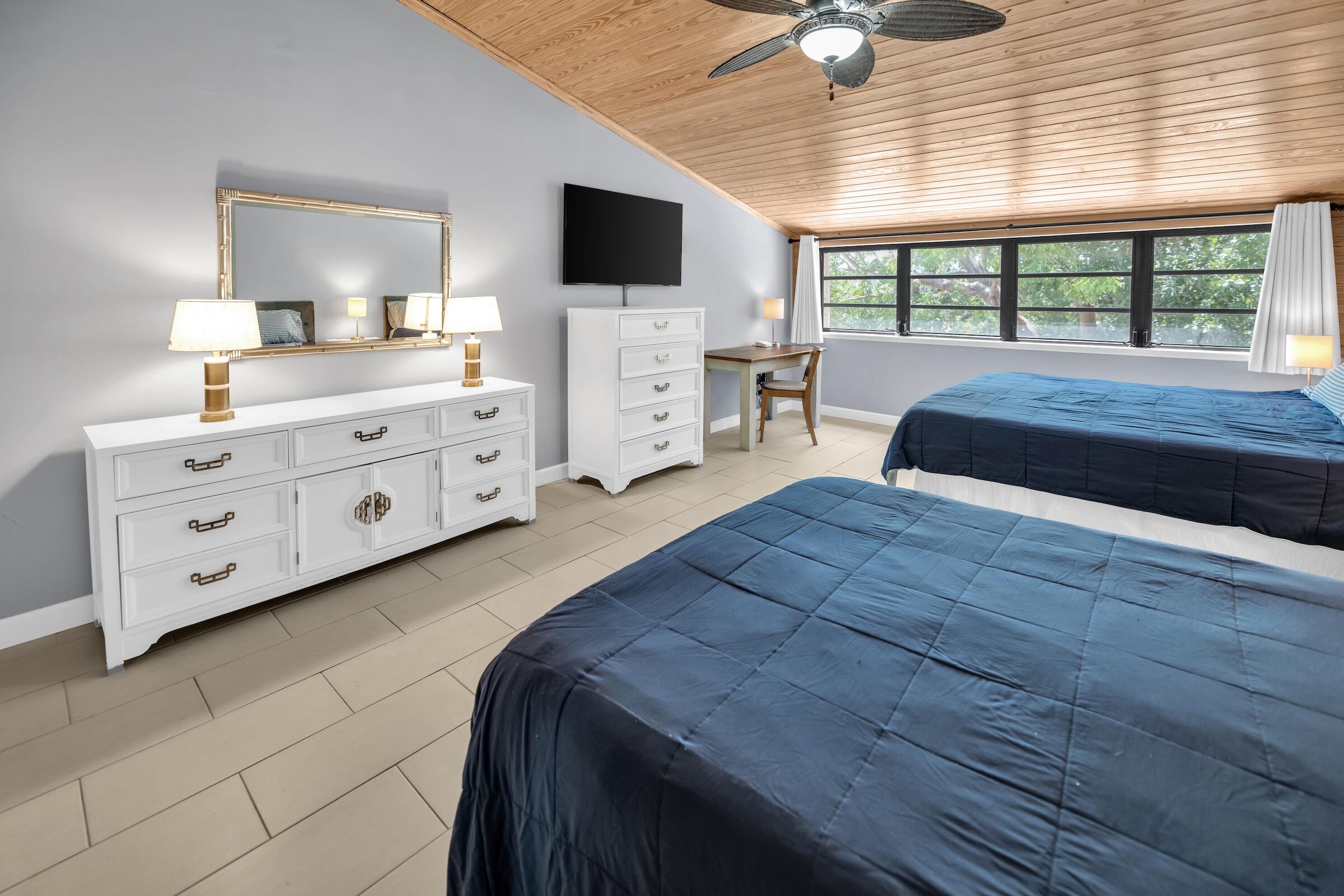 87200 Overseas Highway Unit: R6