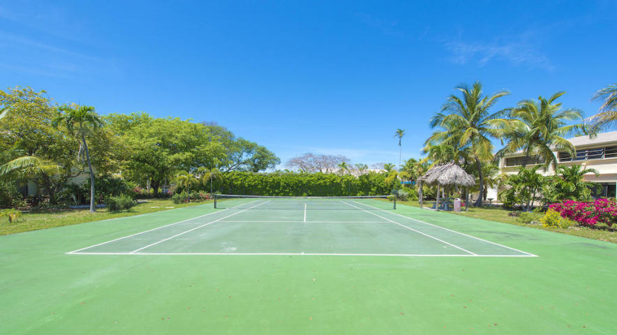 87200 Overseas Highway Unit: R6