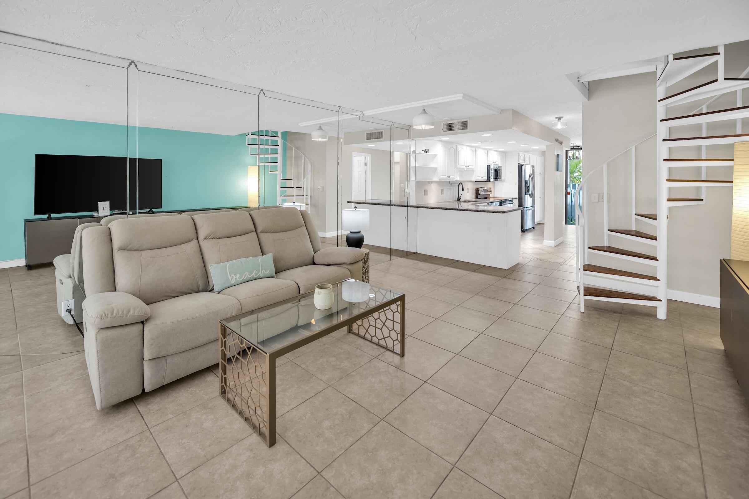 87200 Overseas Highway Unit: R6