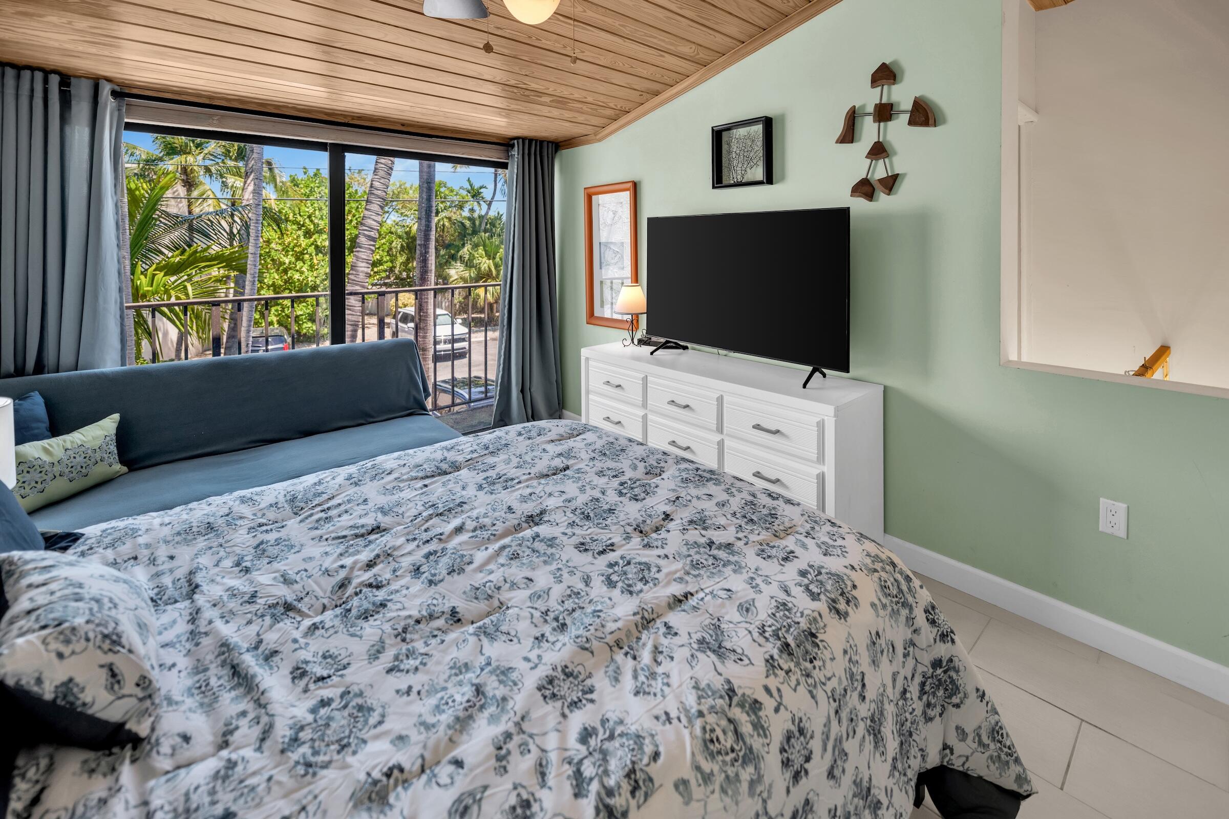 87200 Overseas Highway Unit: R6
