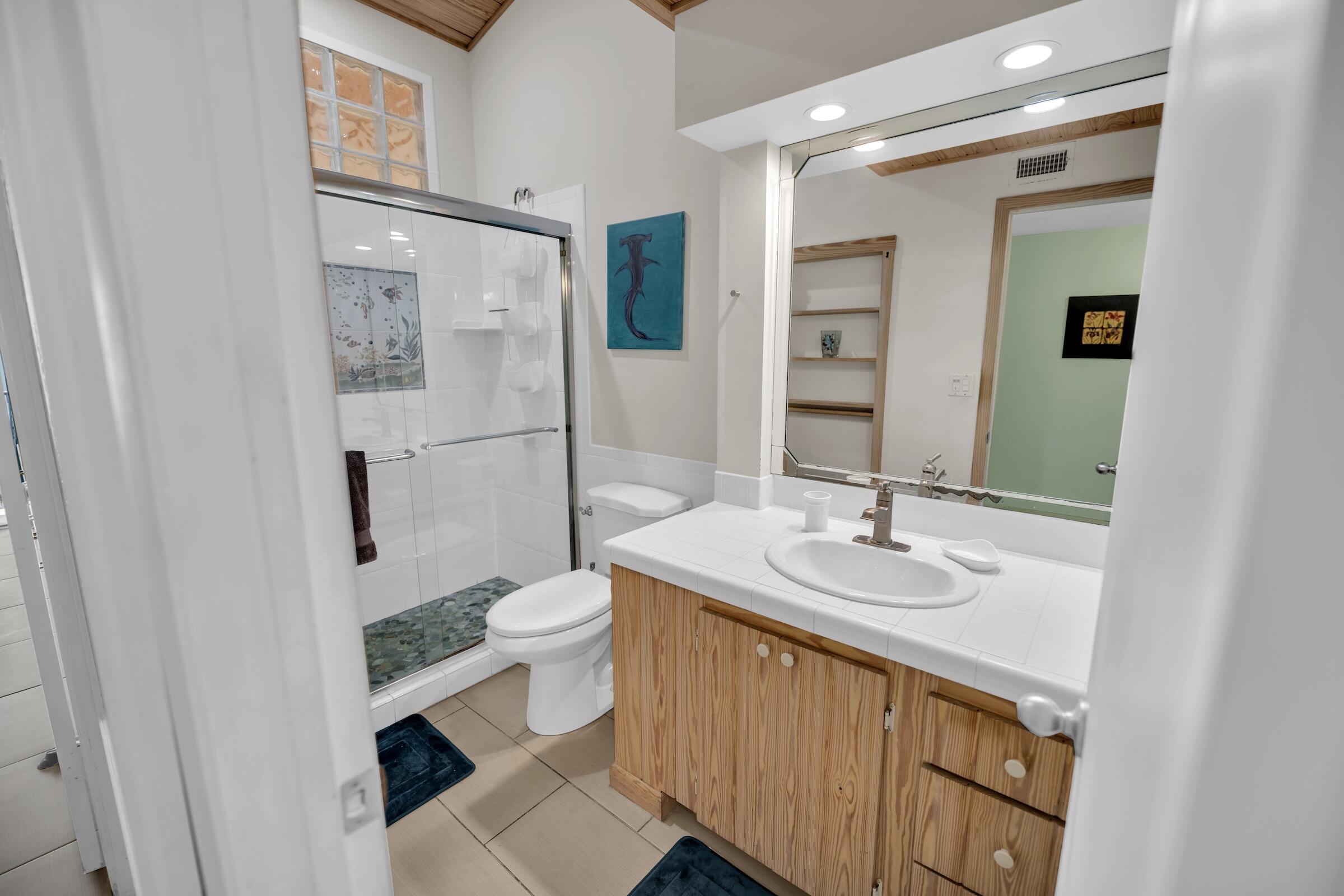 87200 Overseas Highway Unit: R6