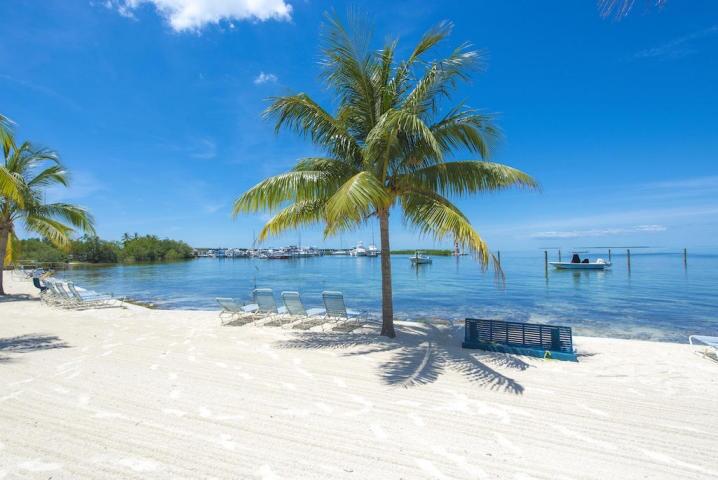 87200 Overseas Highway Unit: R6