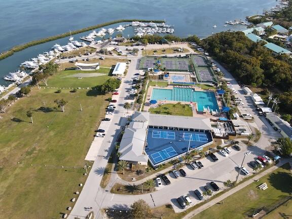 87200 Overseas Highway Unit: R6