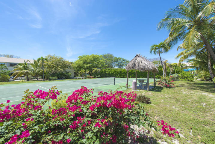 87200 Overseas Highway Unit: R6