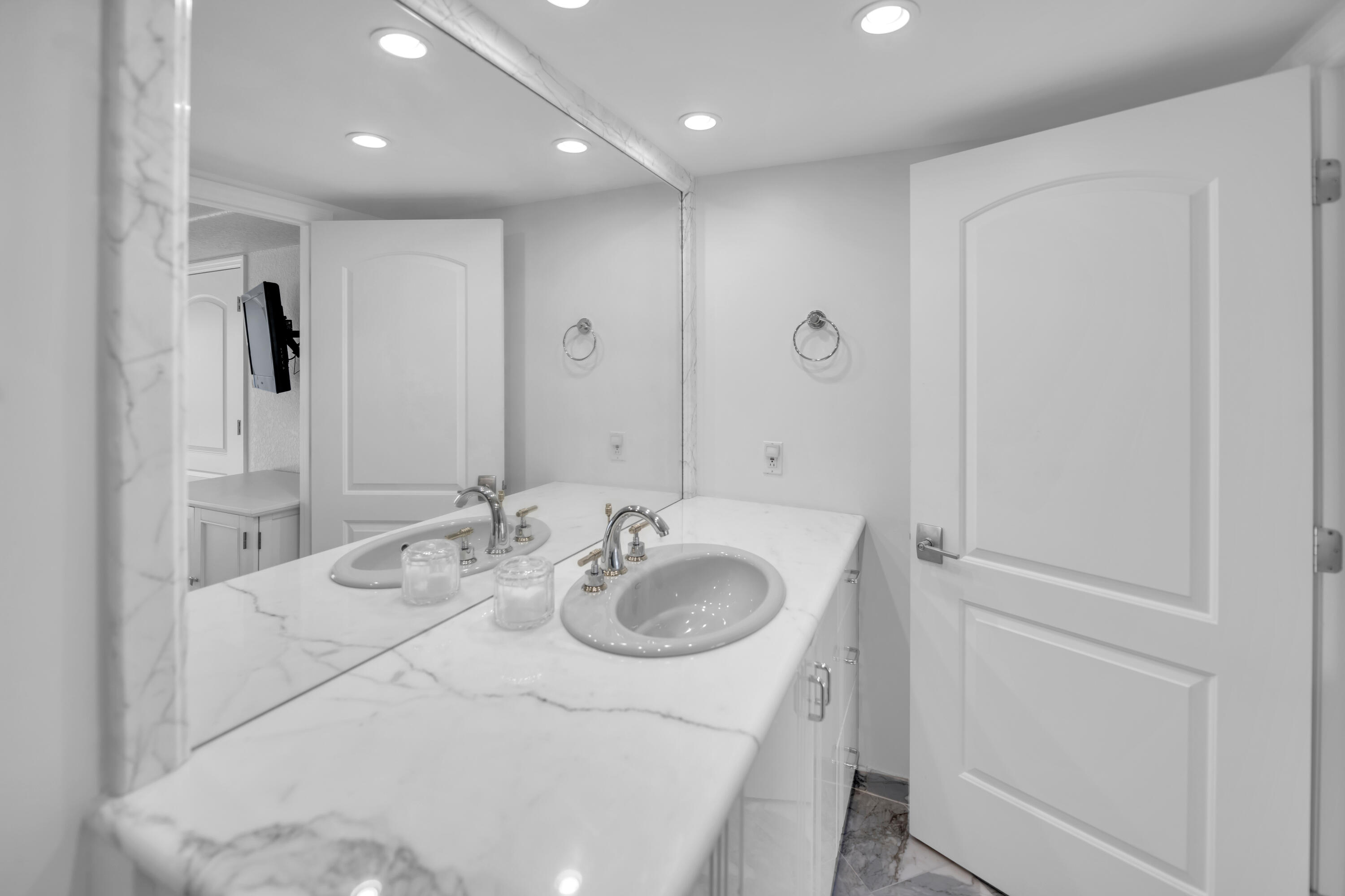 251 S Ocean Shores Drive