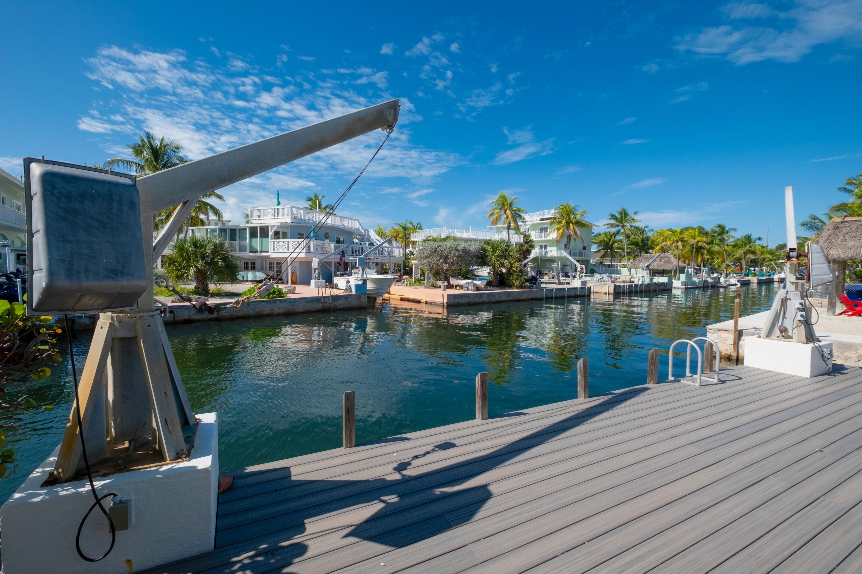 1202 Mockingbird Road