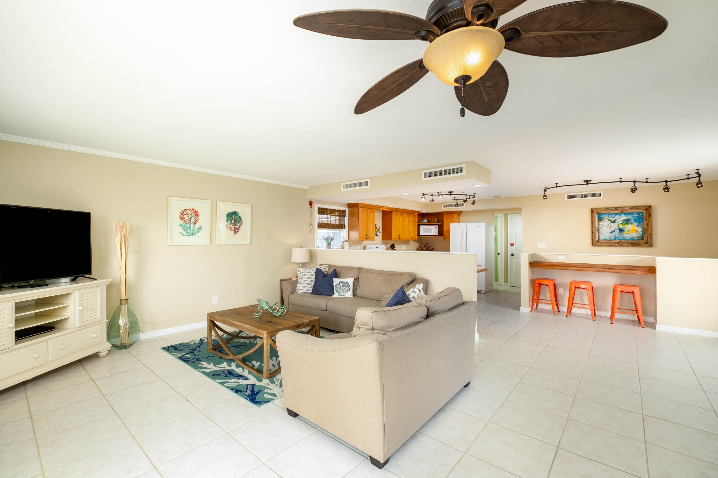 1202 Mockingbird Road