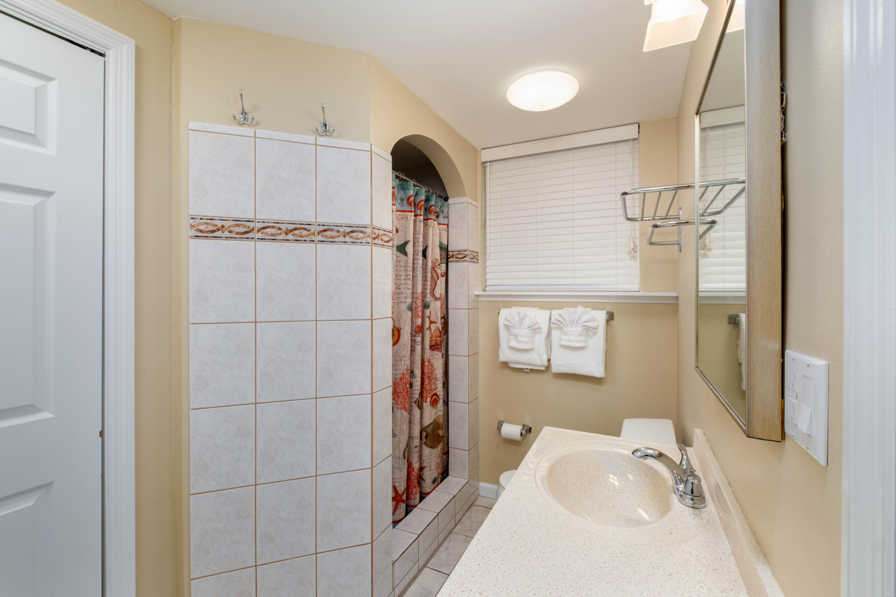 1202 Mockingbird Road