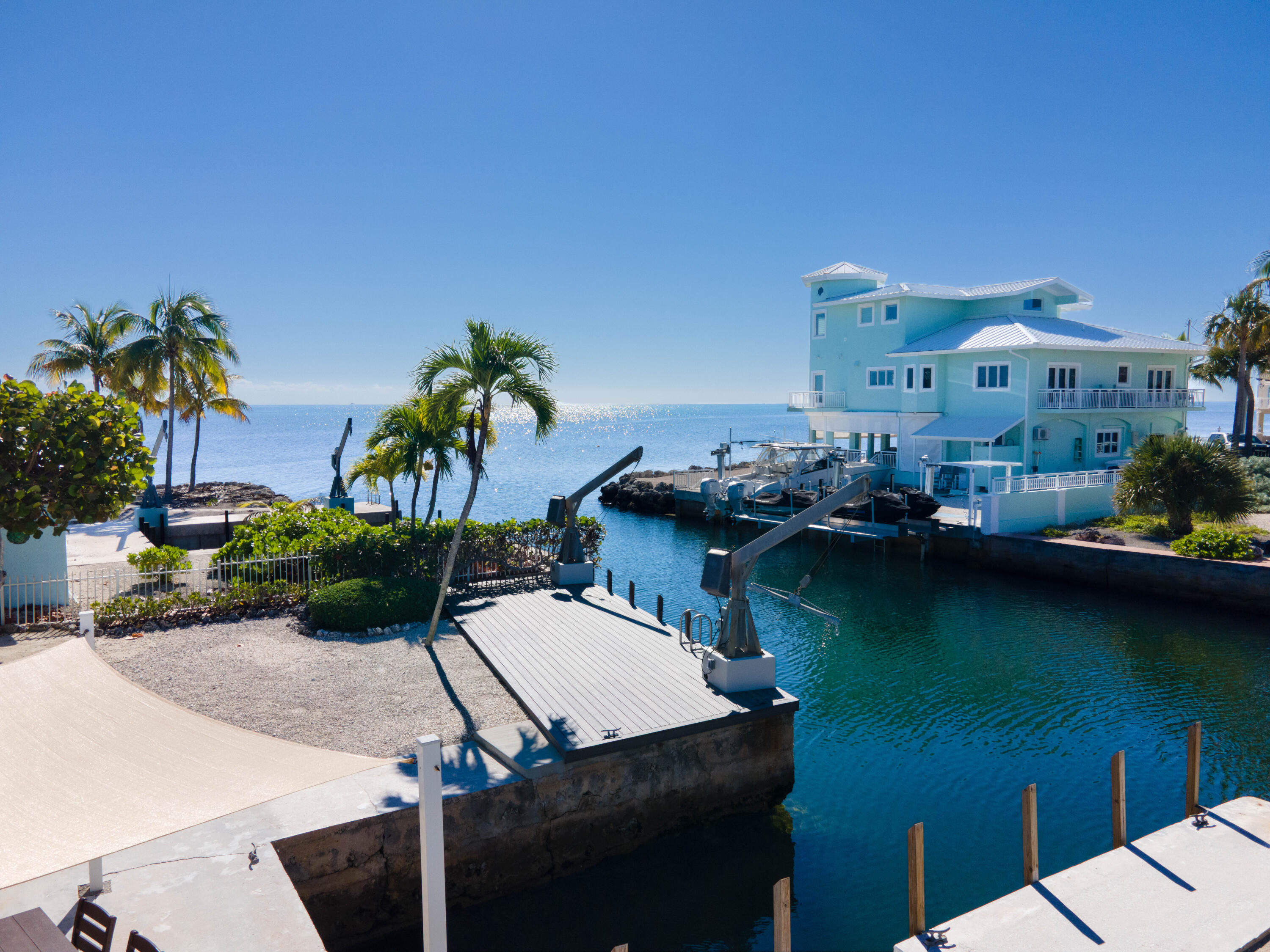 1202 Mockingbird Road