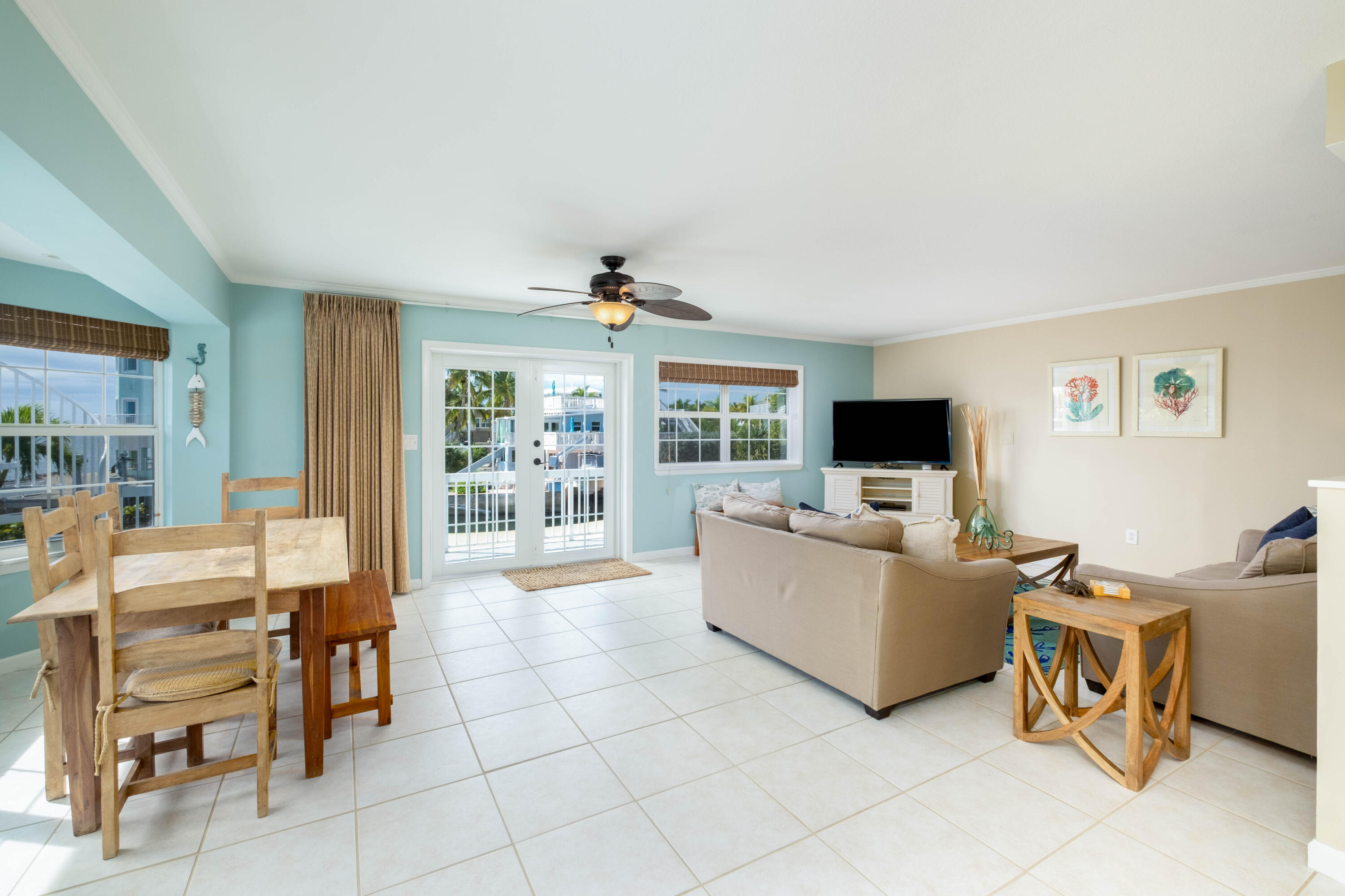 1202 Mockingbird Road