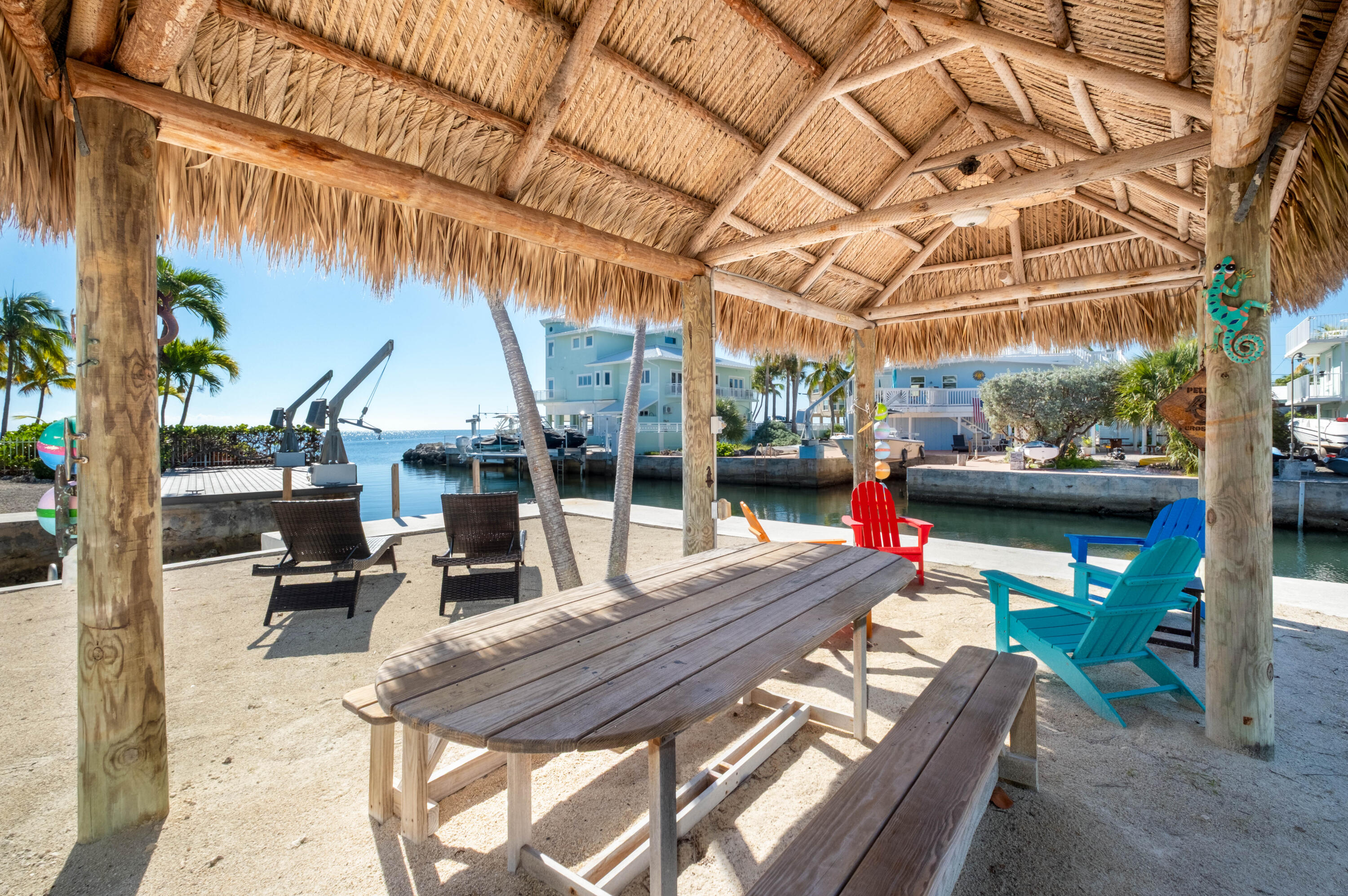 1202 Mockingbird Road