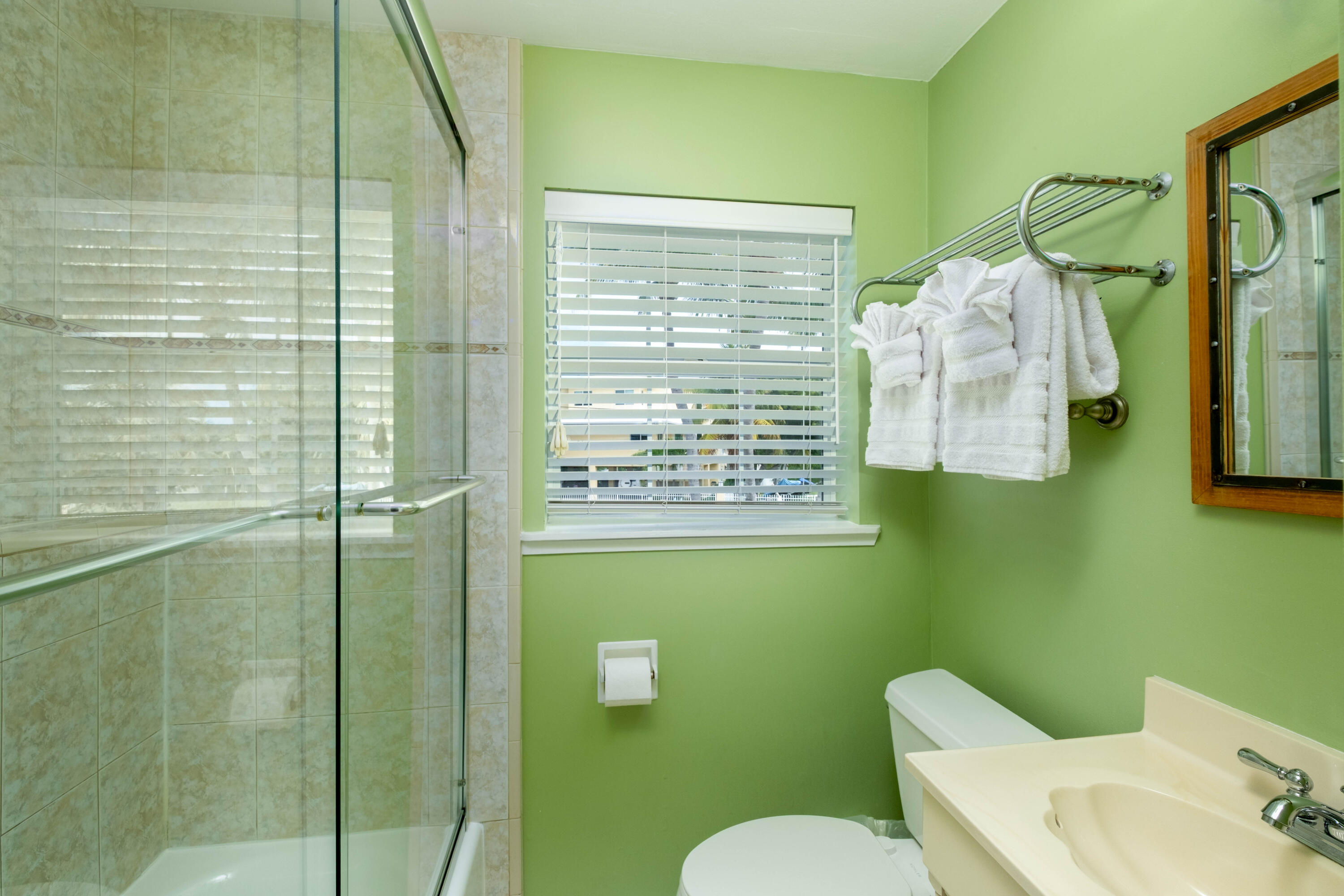 1202 Mockingbird Road