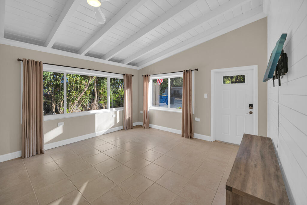 124 S Hammock Road