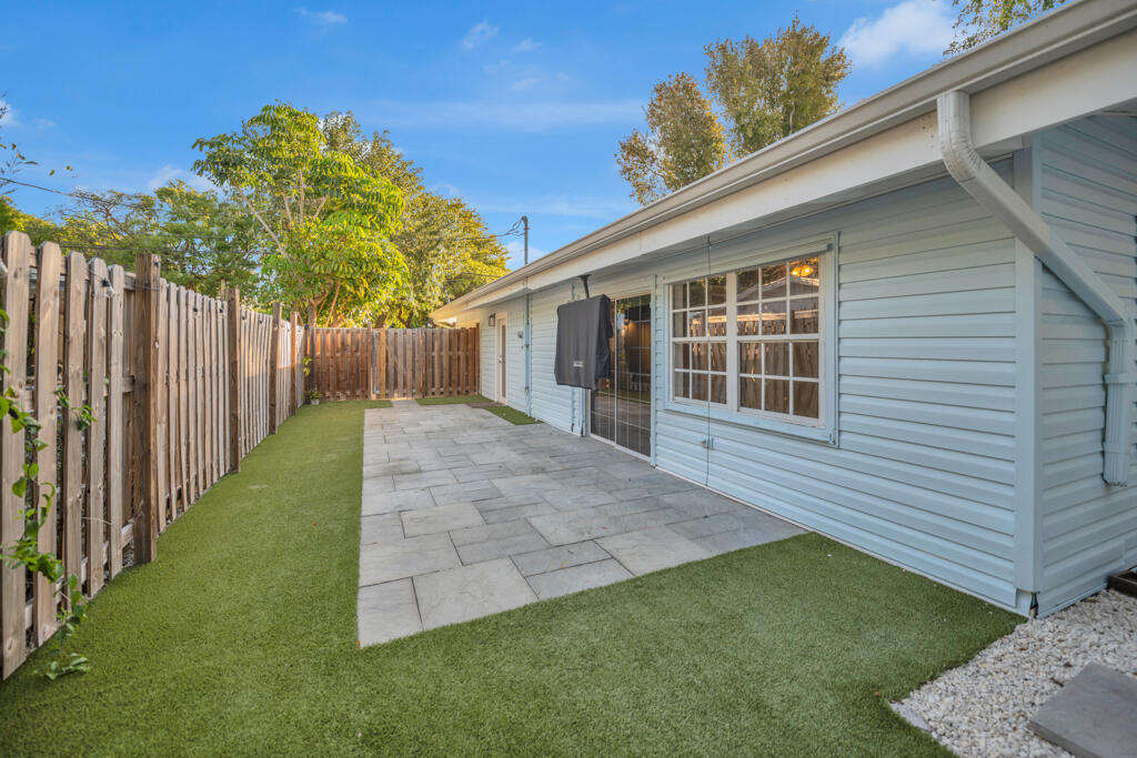 124 S Hammock Road